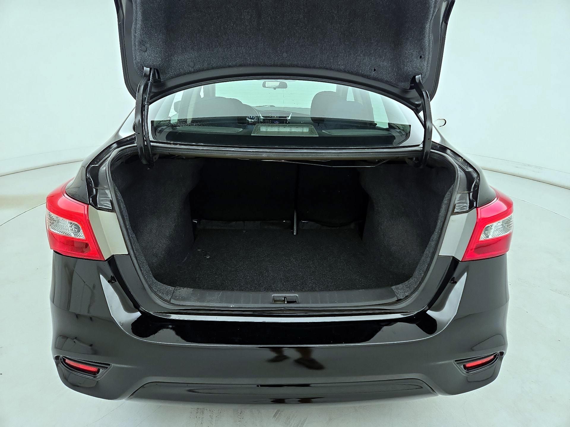 Thumbnail: 2019 Nissan Sentra - 20