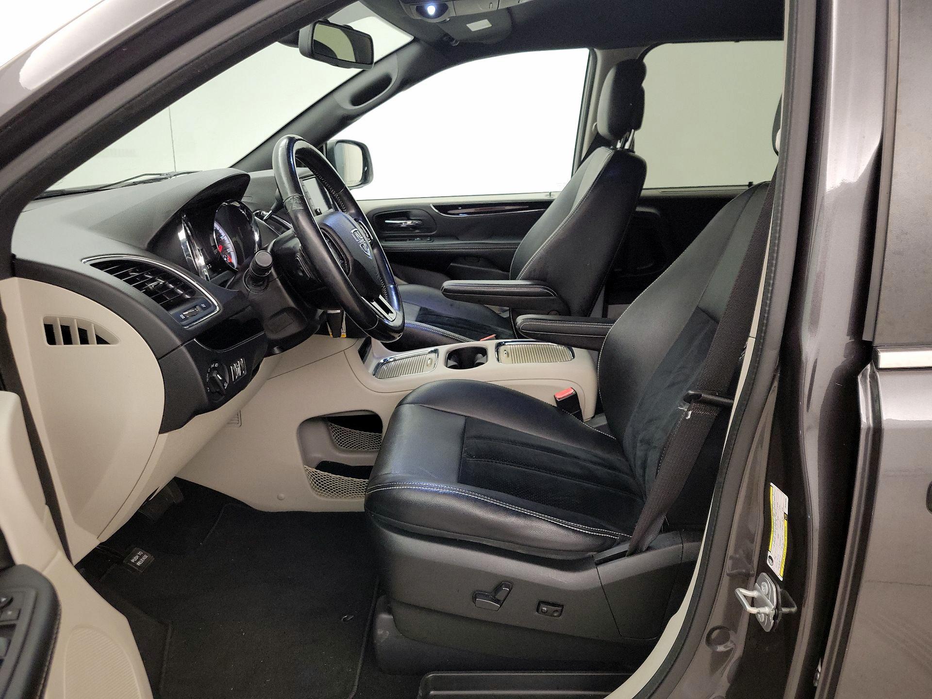 Thumbnail: 2018 Dodge Grand Caravan - 11