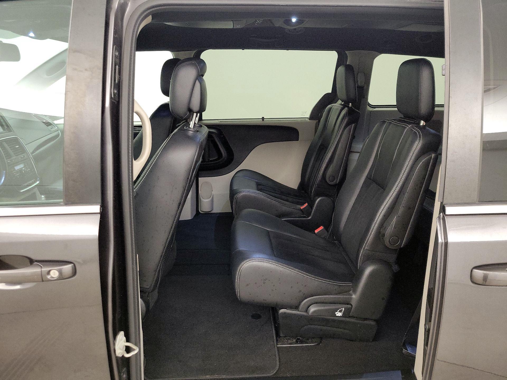 Thumbnail: 2018 Dodge Grand Caravan - 19