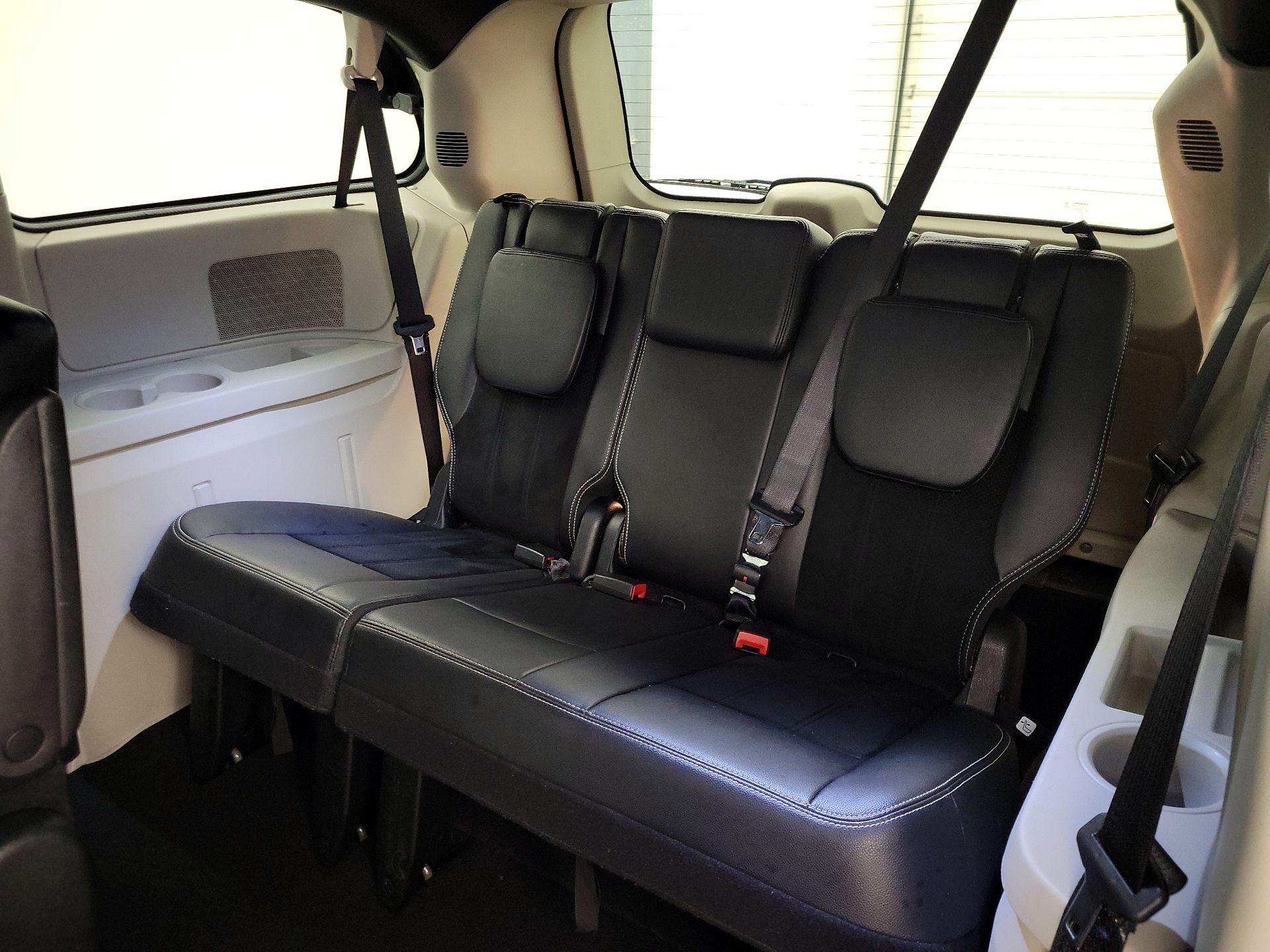 Thumbnail: 2018 Dodge Grand Caravan - 20