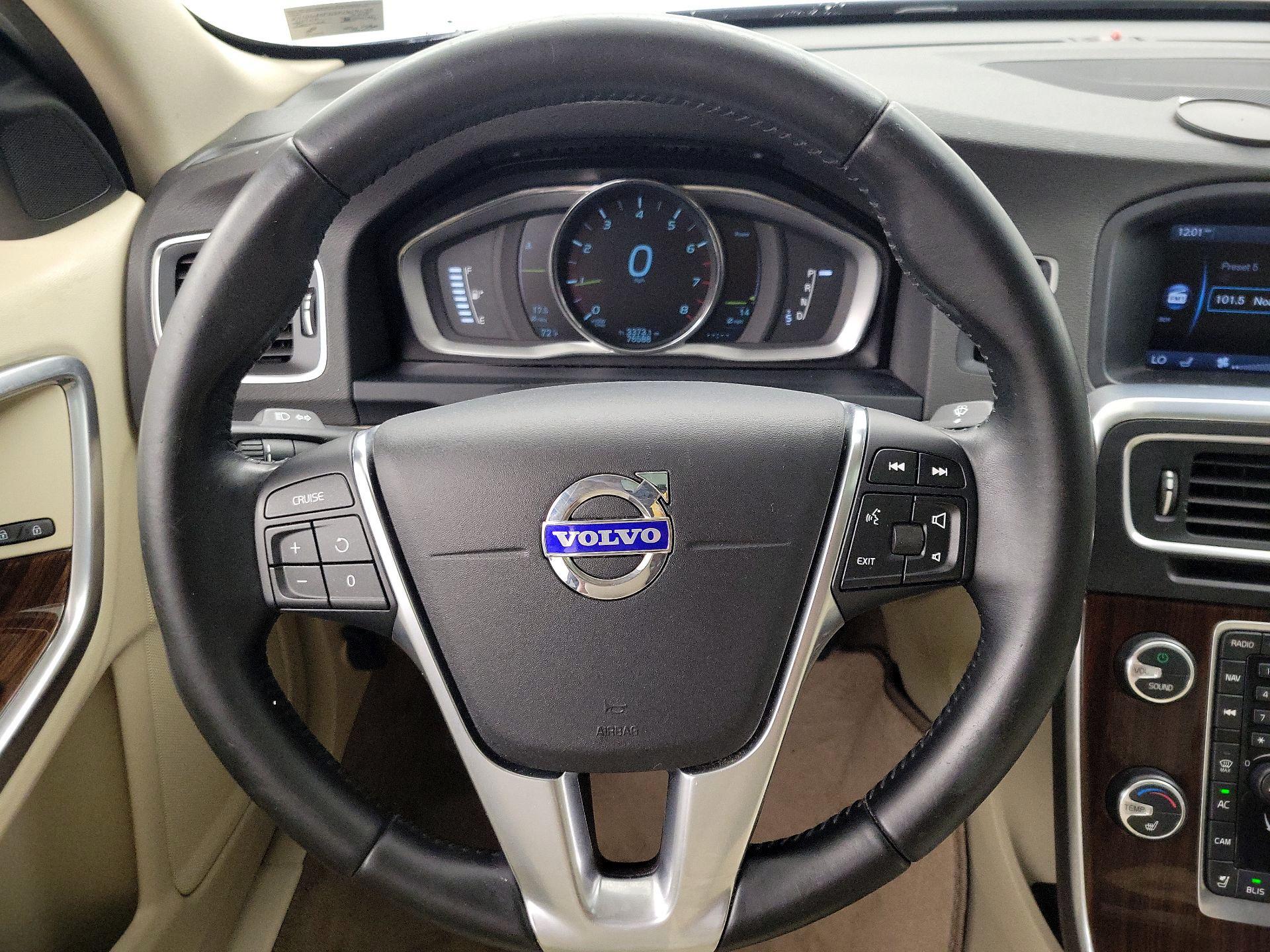Thumbnail: 2015 Volvo S60 - 10