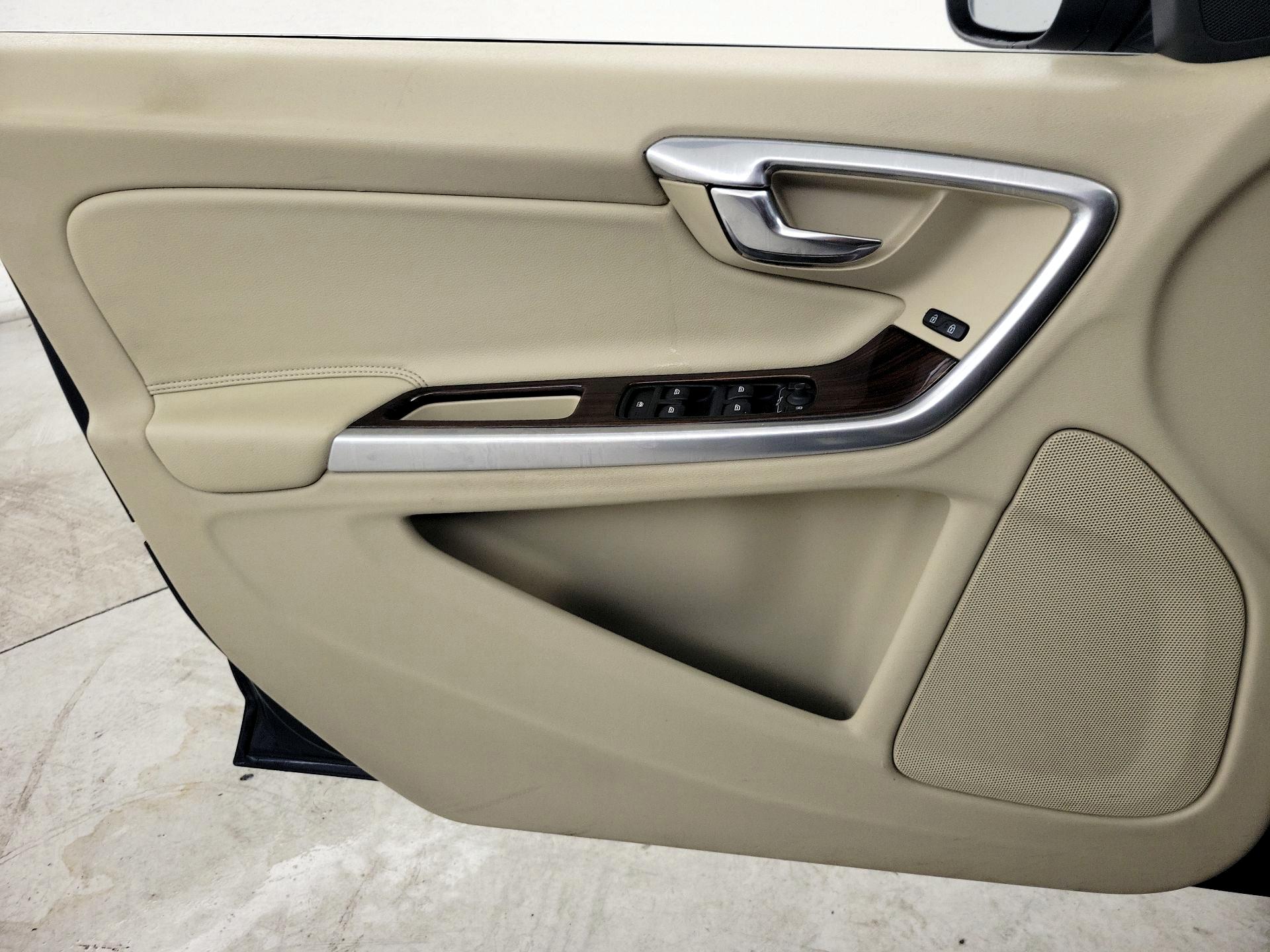 Thumbnail: 2015 Volvo S60 - 12