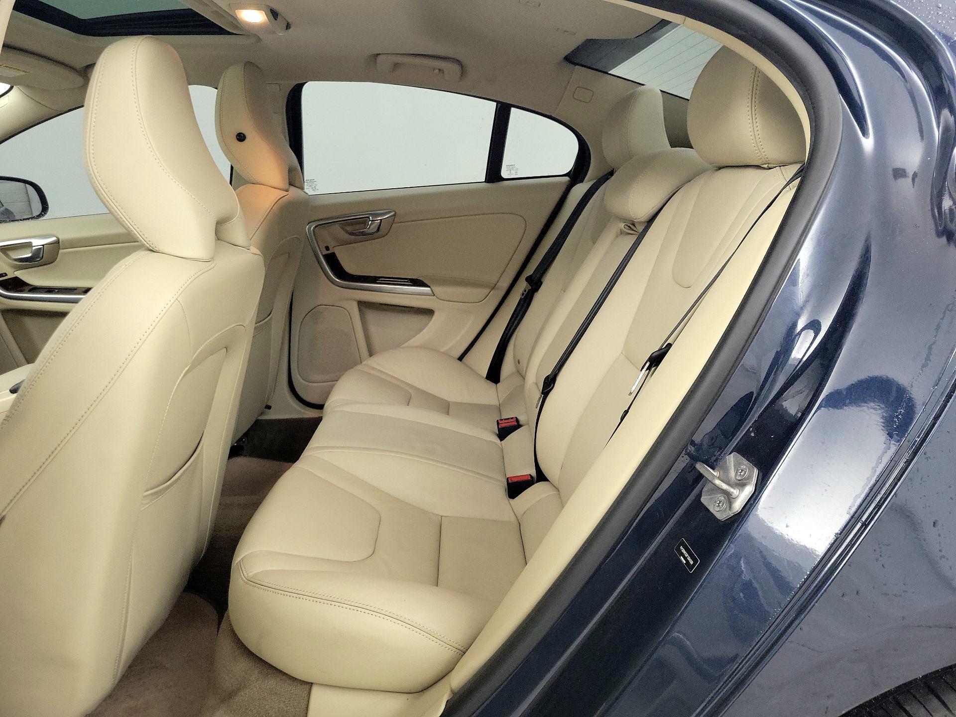 Thumbnail: 2015 Volvo S60 - 20