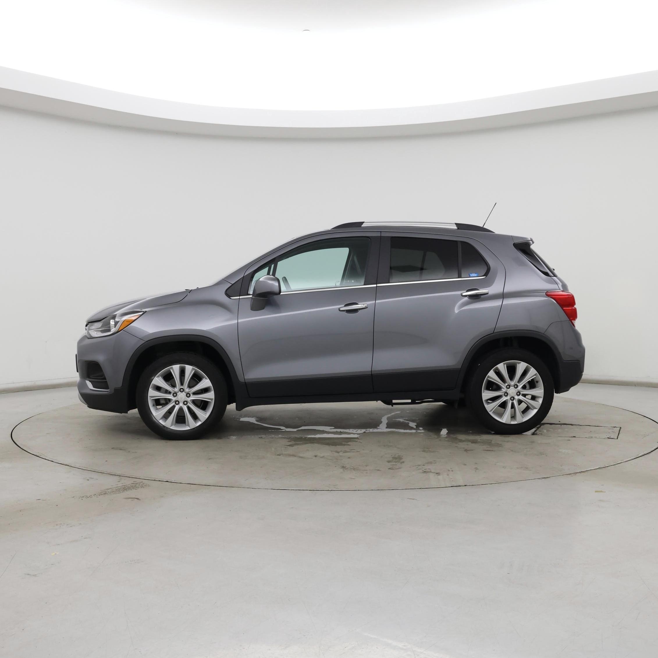 Thumbnail: 2020 Chevrolet Trax - 3