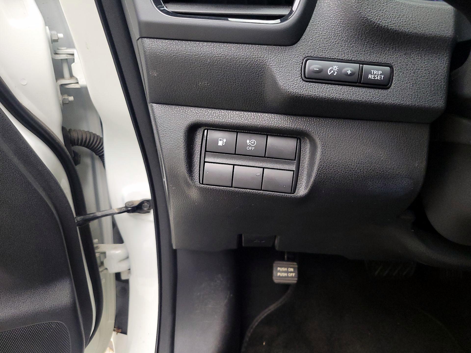 Thumbnail: 2018 Nissan Leaf - 13