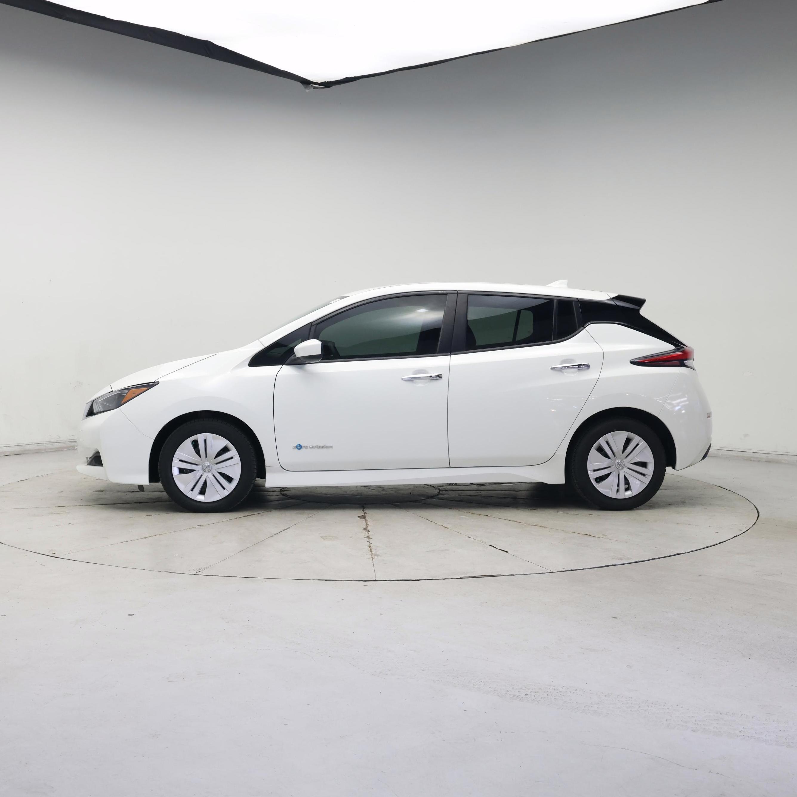 Thumbnail: 2018 Nissan Leaf - 3