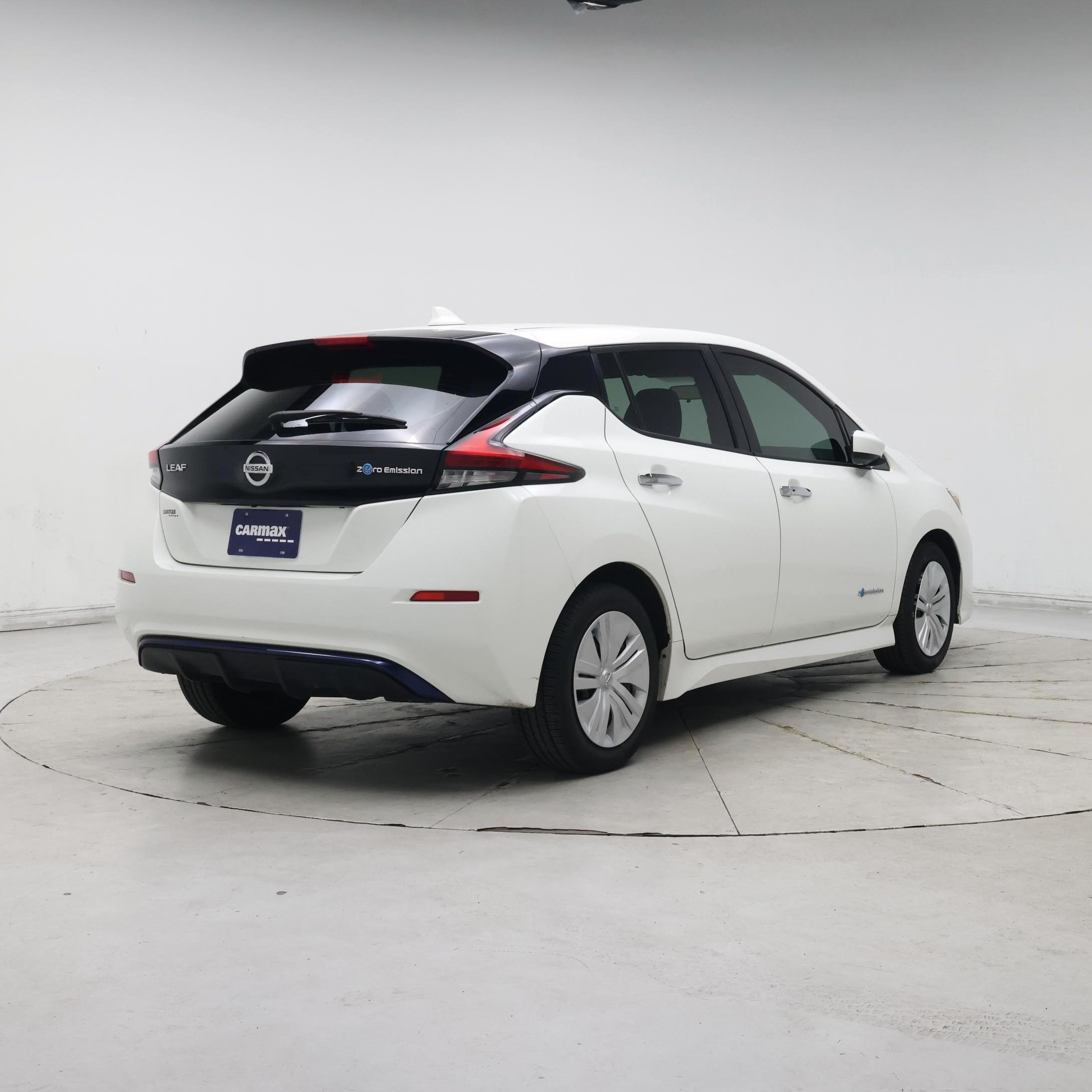 Thumbnail: 2018 Nissan Leaf - 8