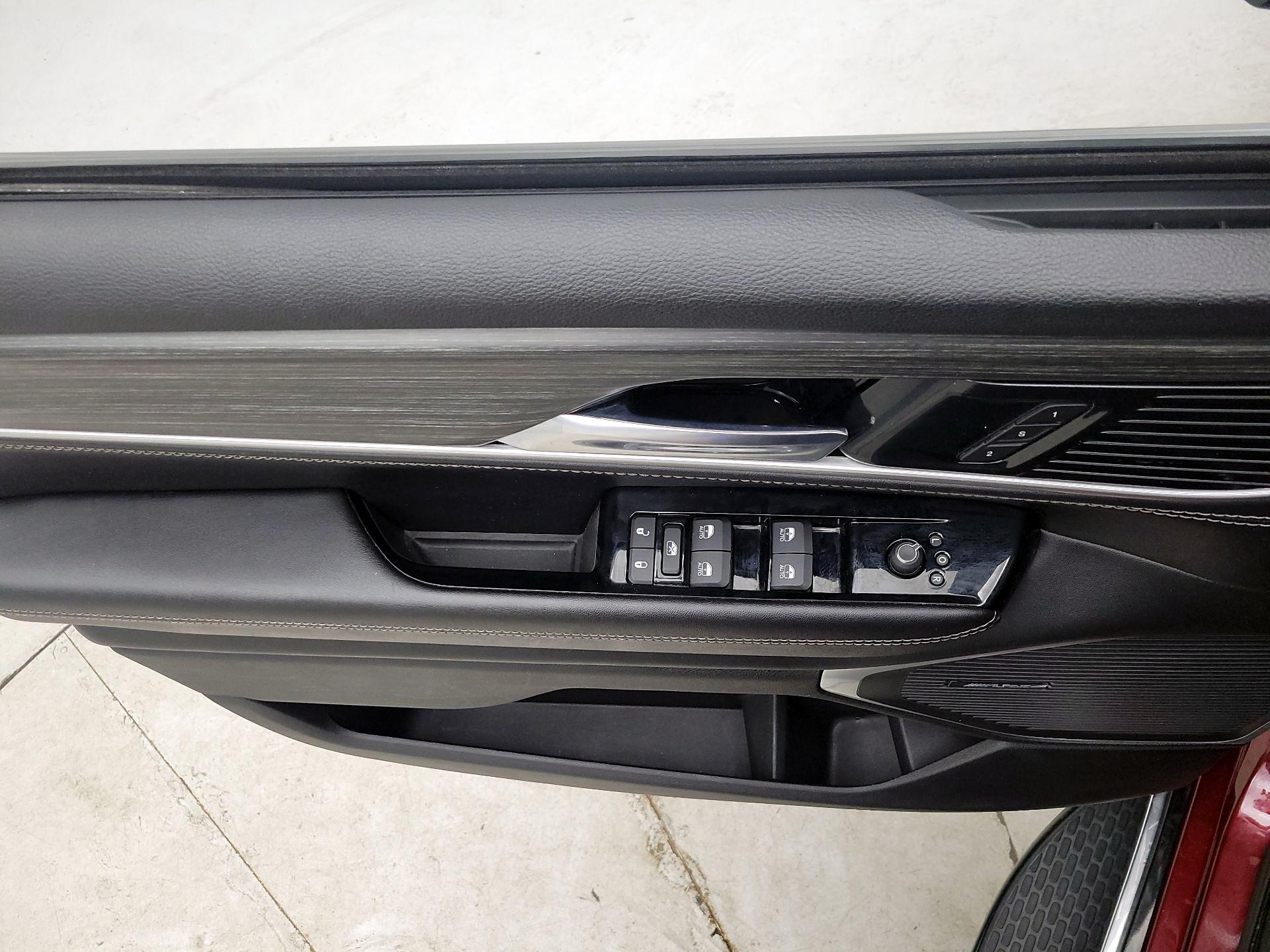 Thumbnail: 2023 Jeep Wagoneer - 12
