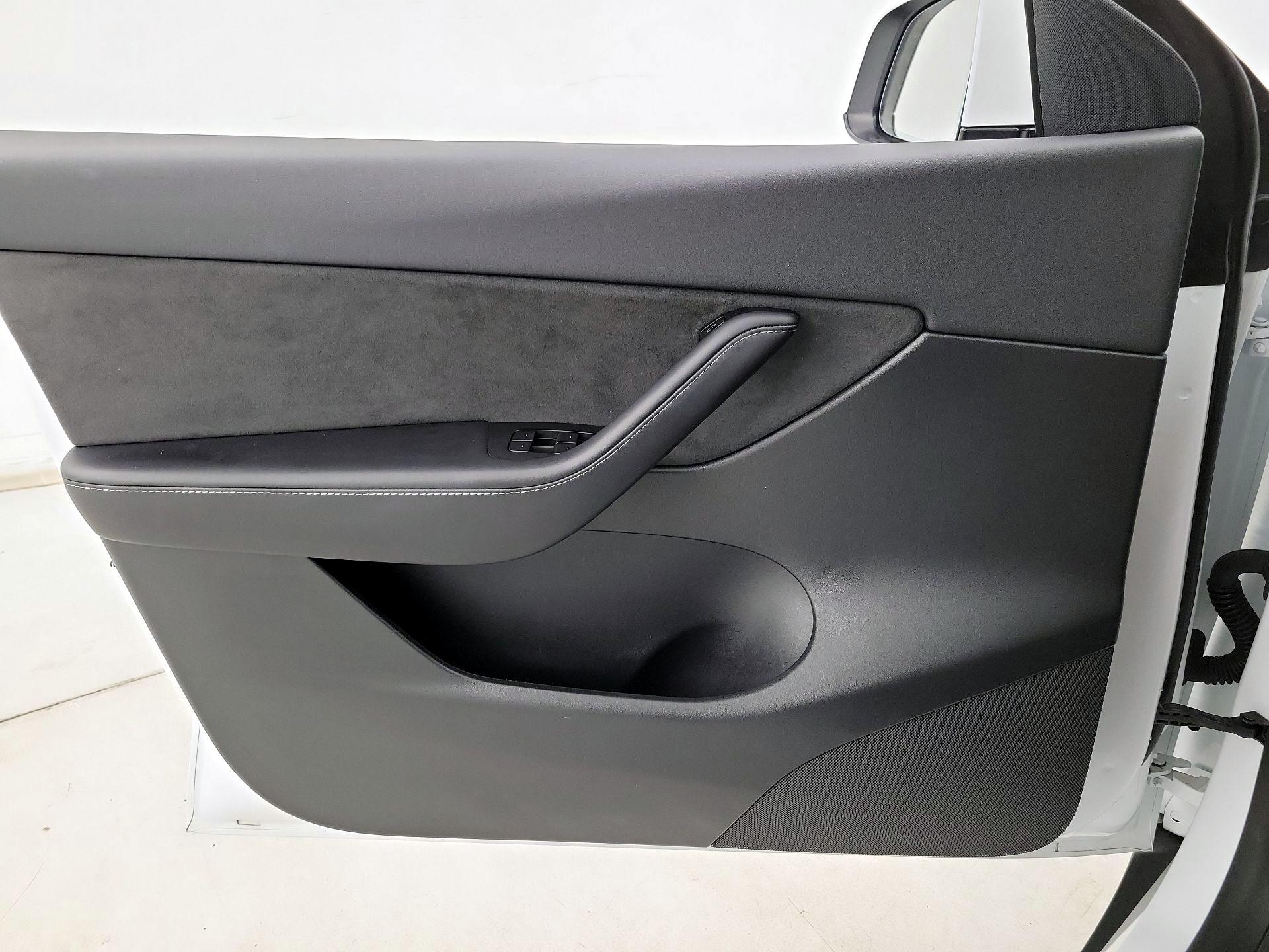 Thumbnail: 2021 Tesla Model Y - 12