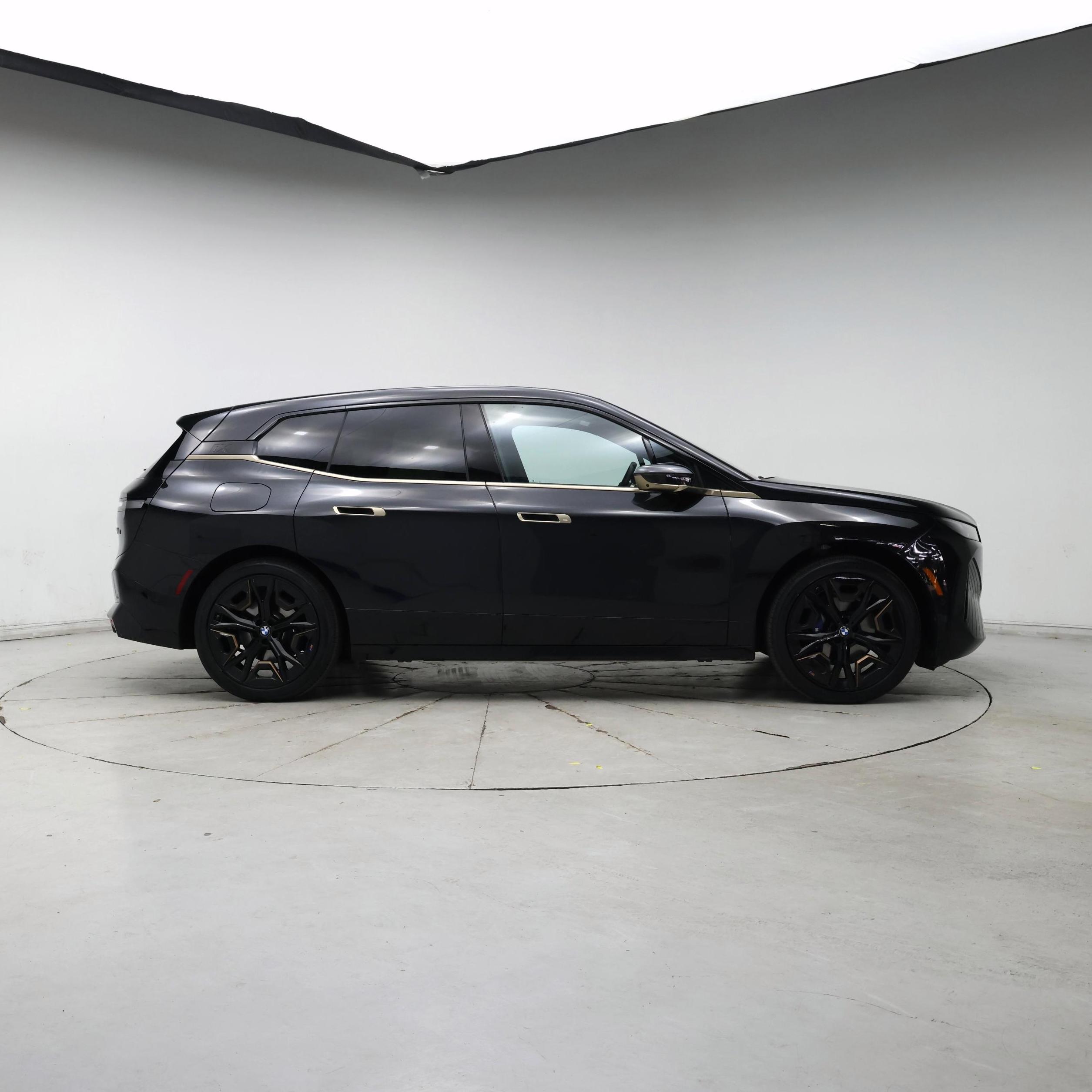 Thumbnail: 2023 BMW iX - 7
