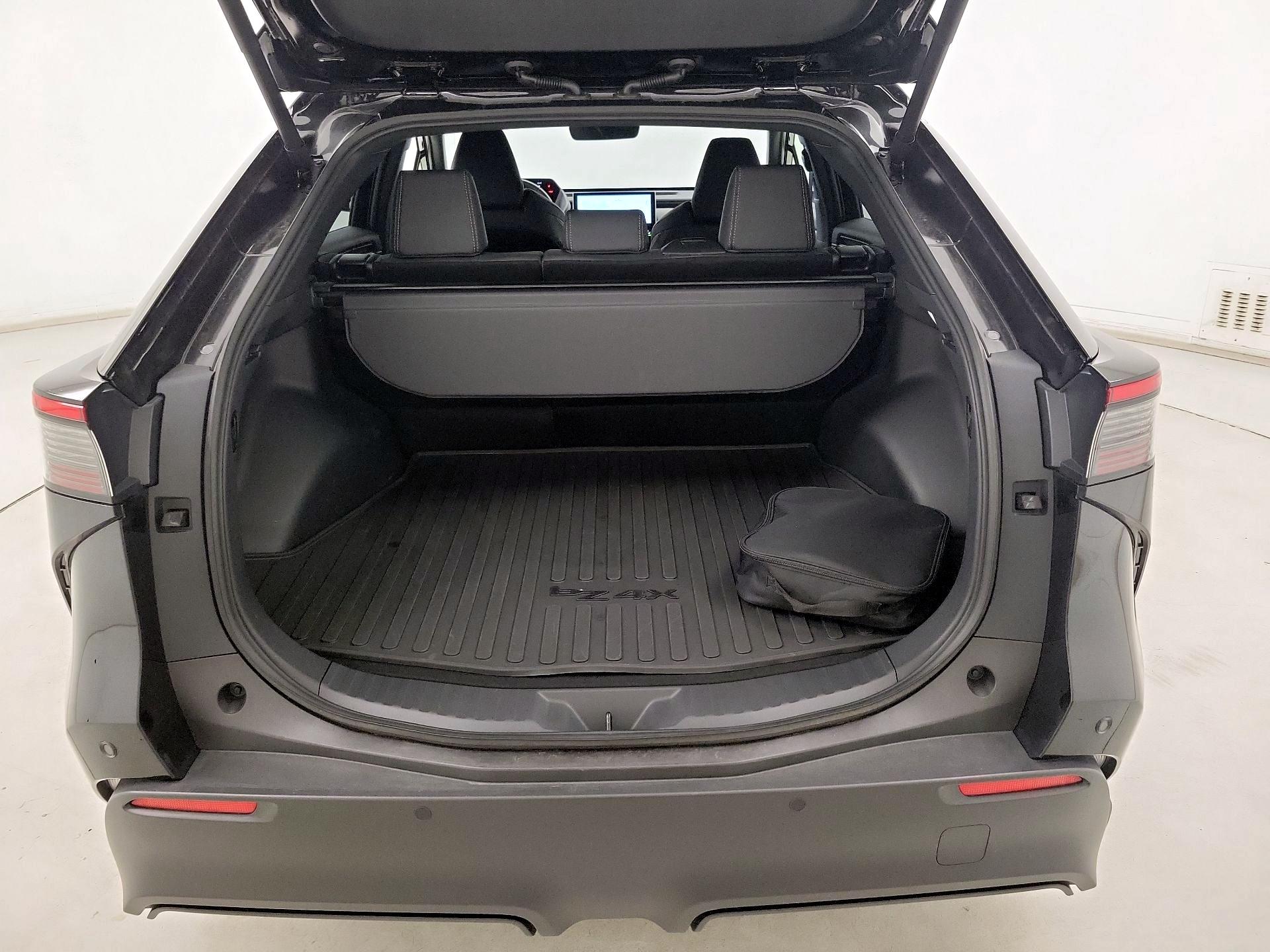 Thumbnail: 2024 Toyota bZ4X - 19