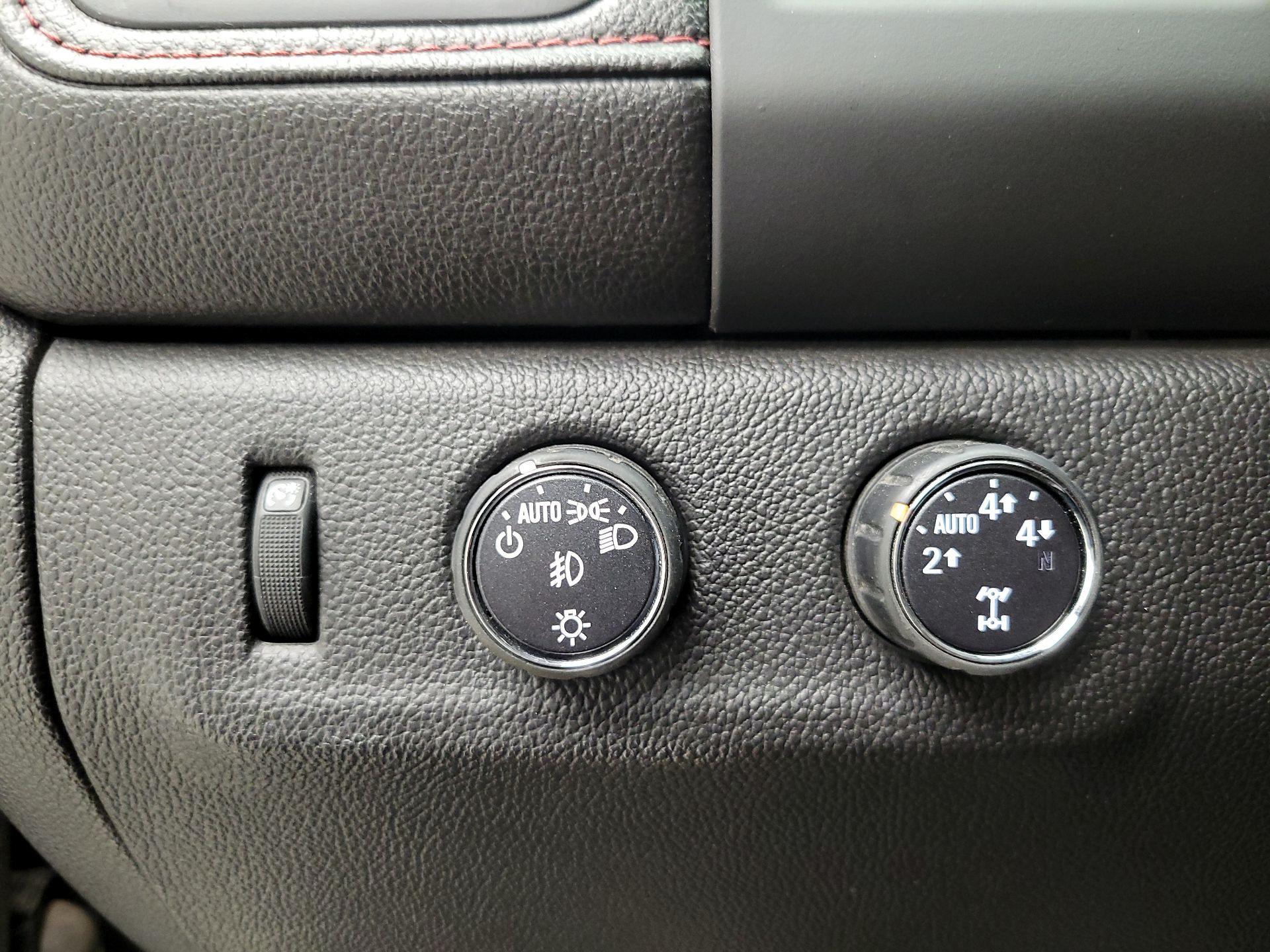 Thumbnail: 2015 GMC Canyon - 13