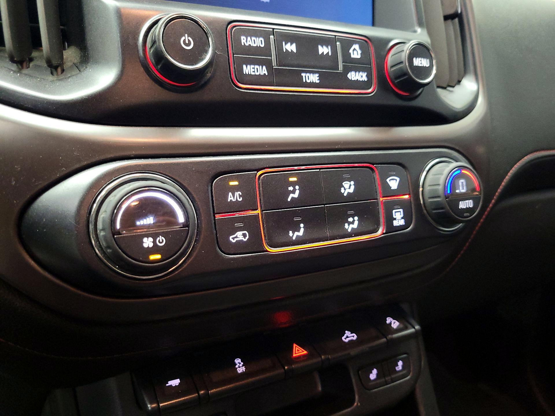 Thumbnail: 2015 GMC Canyon - 17