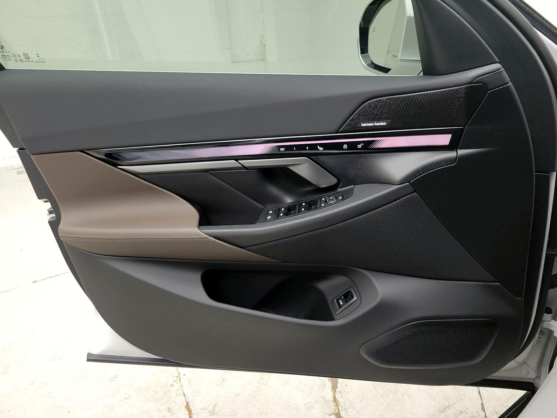 Thumbnail: 2025 BMW i5 - 12