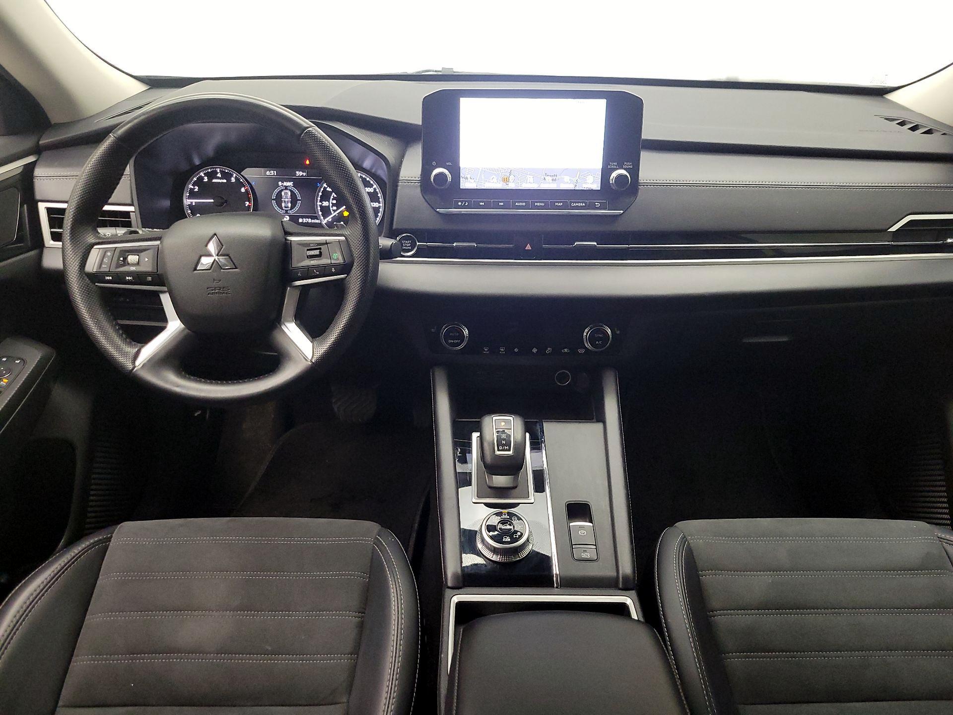 Thumbnail: 2024 Mitsubishi Outlander - 9