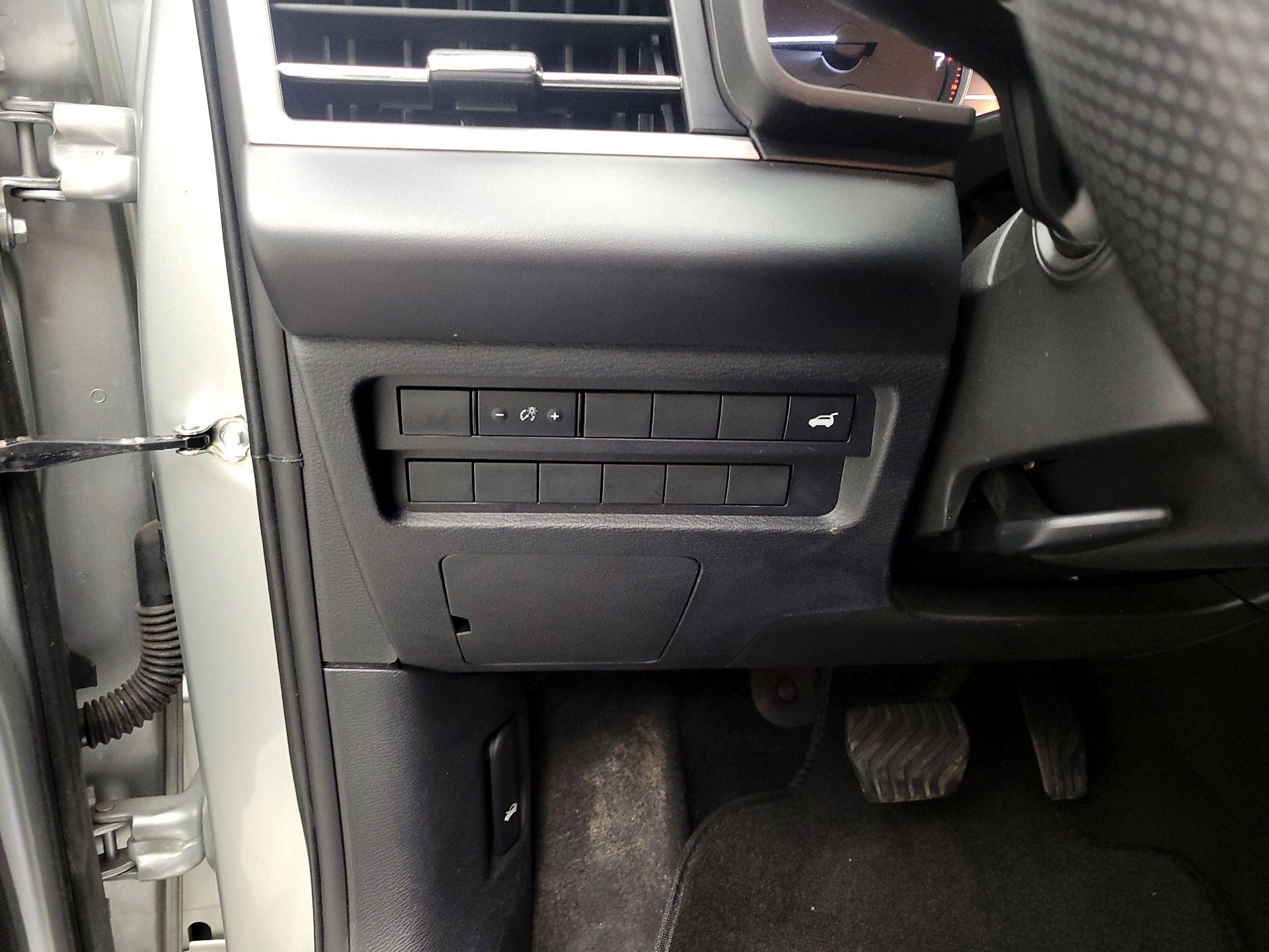 Thumbnail: 2024 Mitsubishi Outlander - 13