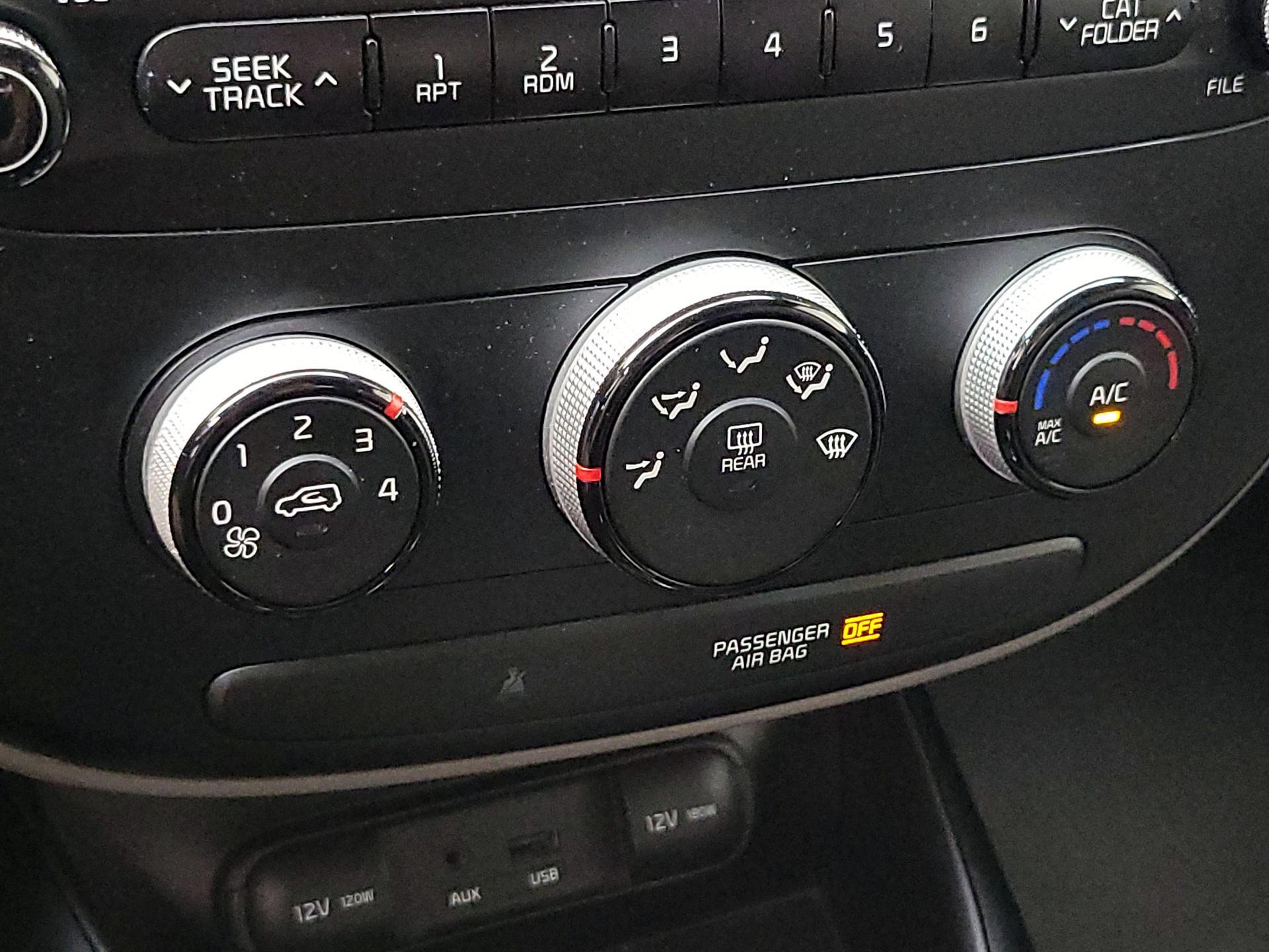 Thumbnail: 2015 Kia Soul - 15