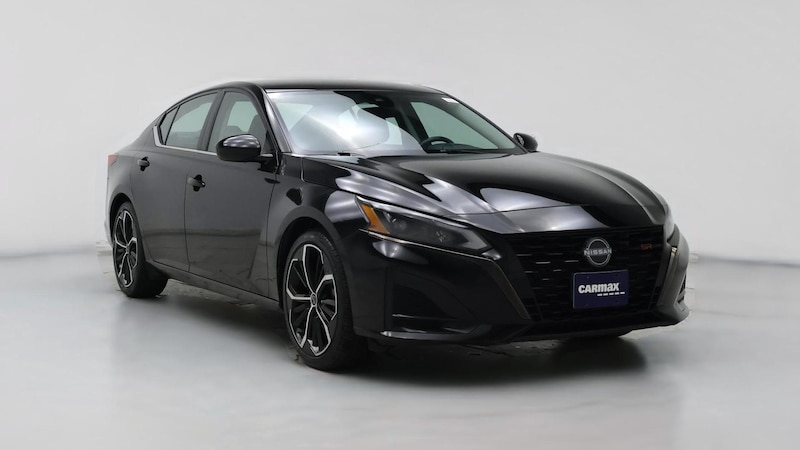 2023 Nissan Altima SR Hero Image