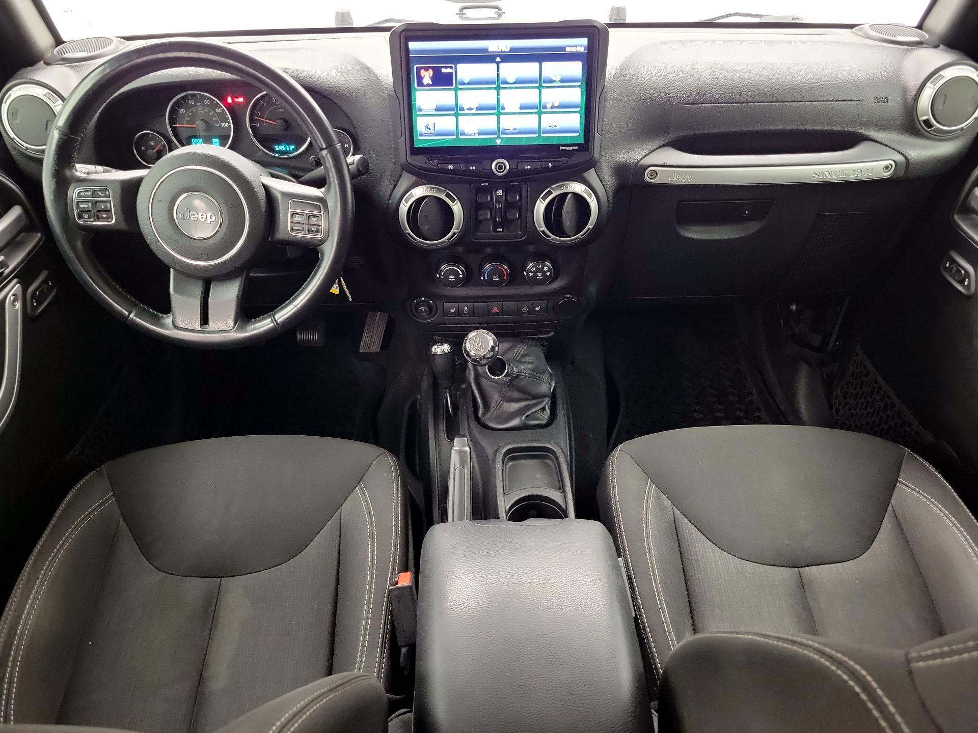 Thumbnail: 2016 Jeep Wrangler - 9