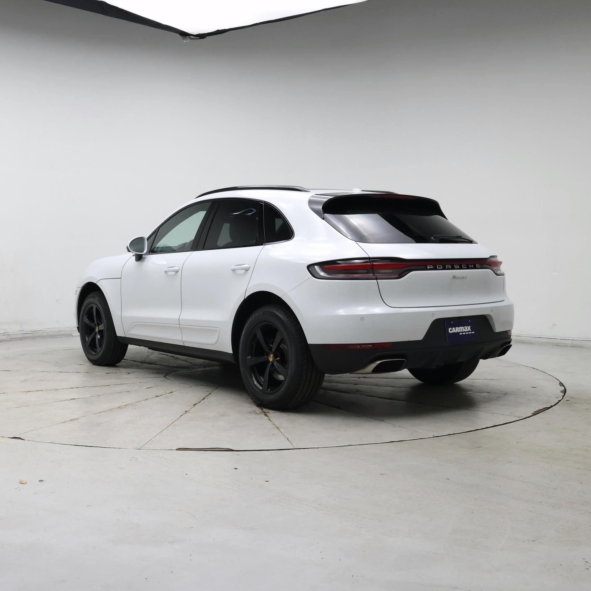 Thumbnail: 2021 Porsche Macan - 2