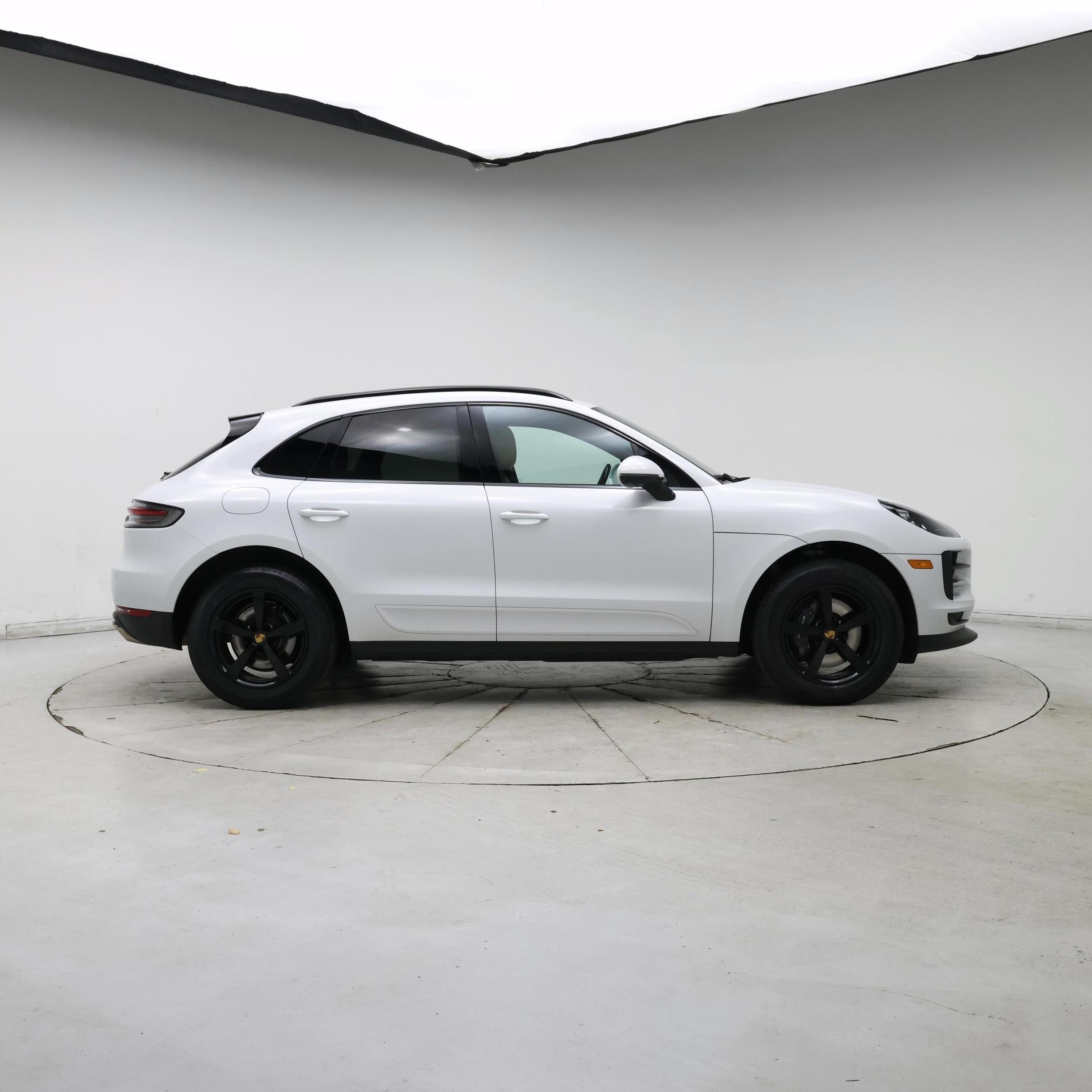 Thumbnail: 2021 Porsche Macan - 7