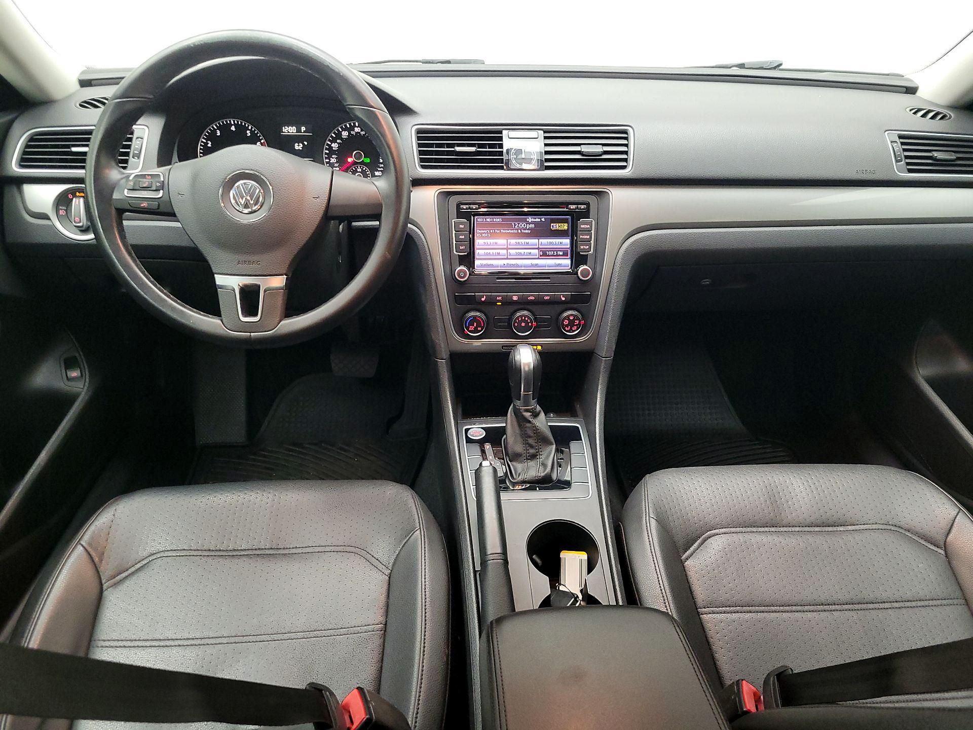 Thumbnail: 2015 Volkswagen Passat - 9