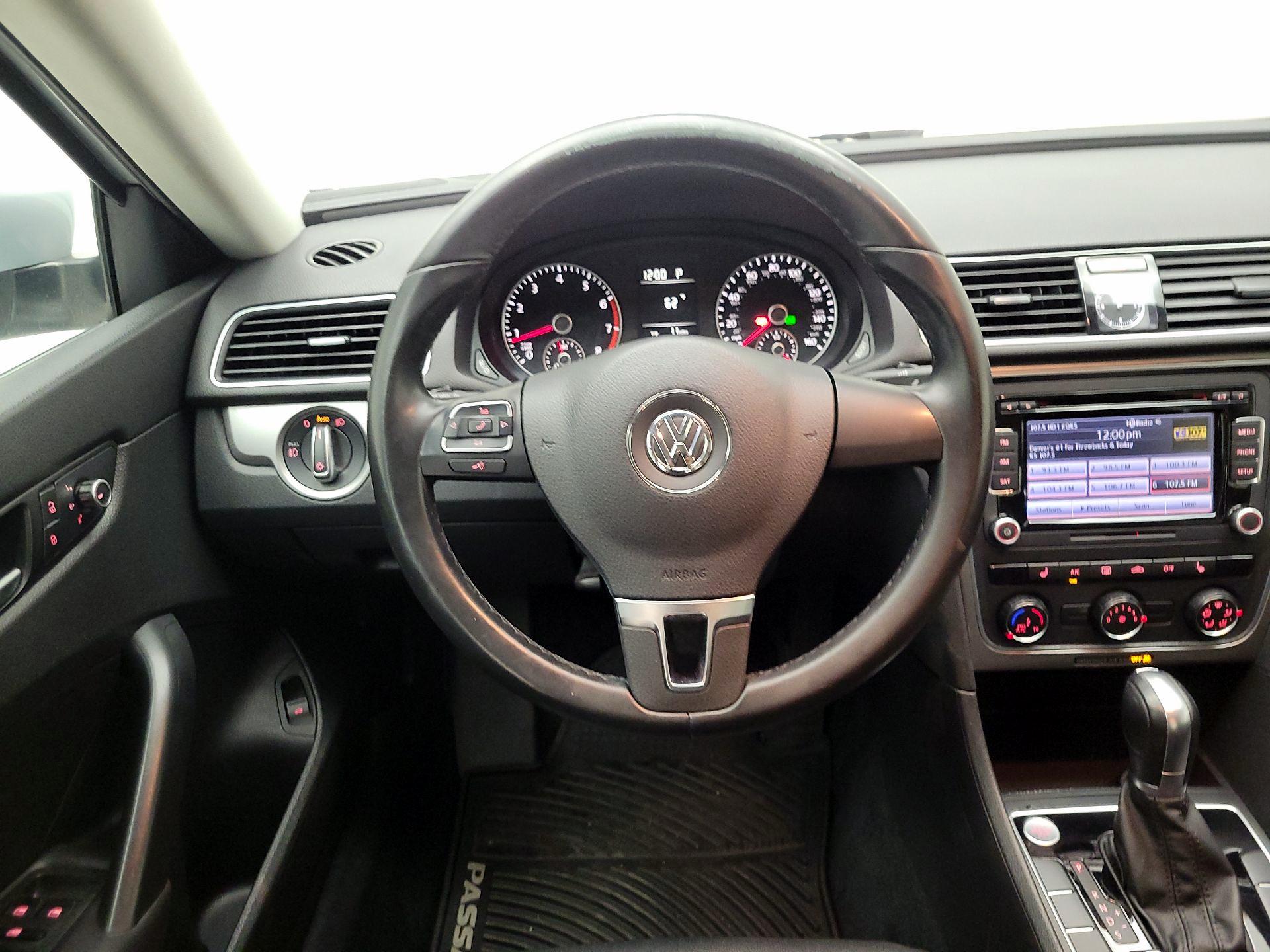 Thumbnail: 2015 Volkswagen Passat - 10