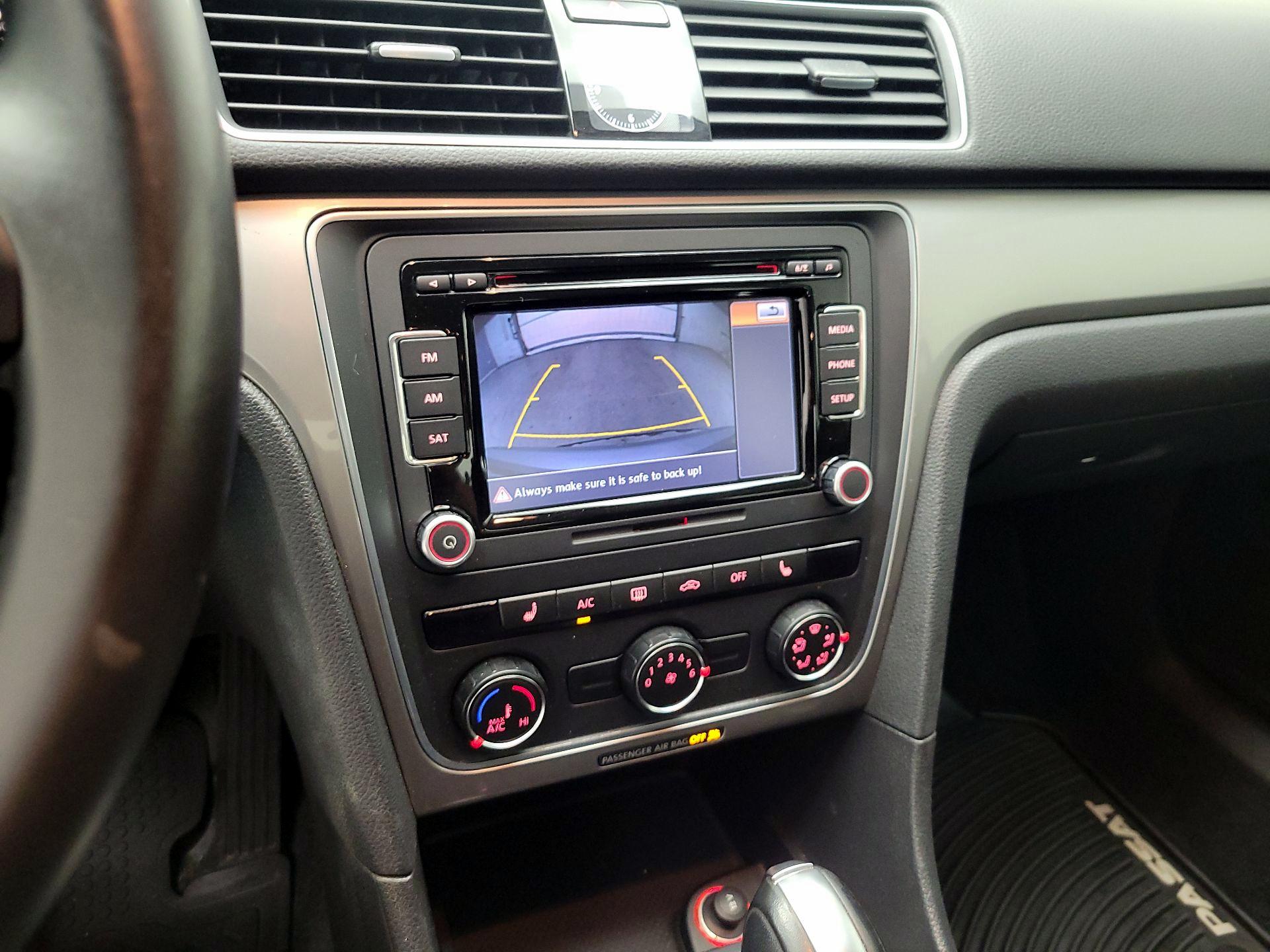 Thumbnail: 2015 Volkswagen Passat - 14