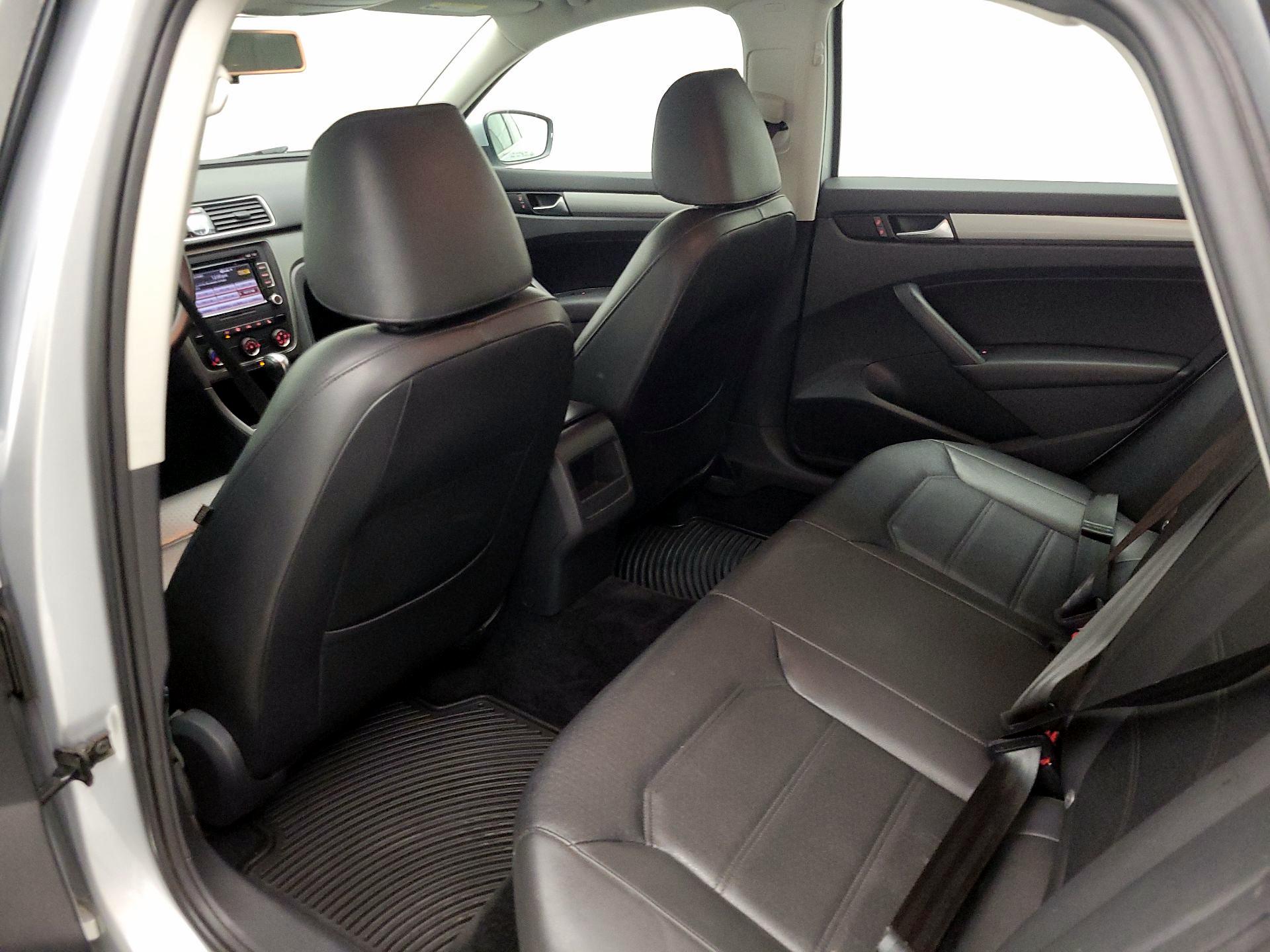 Thumbnail: 2015 Volkswagen Passat - 19