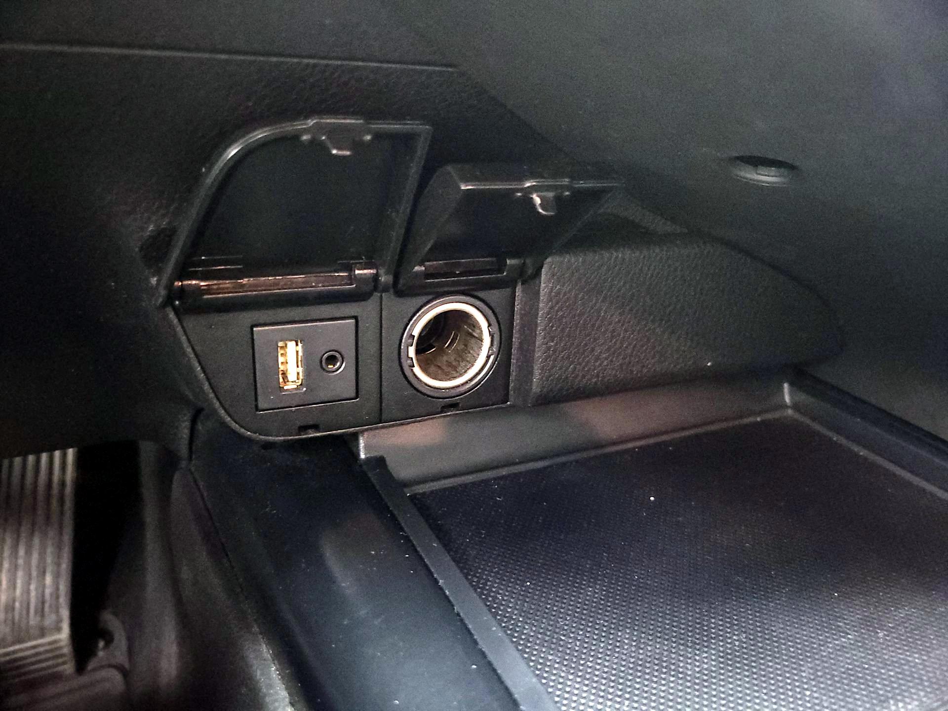 Thumbnail: 2019 Toyota Camry - 19