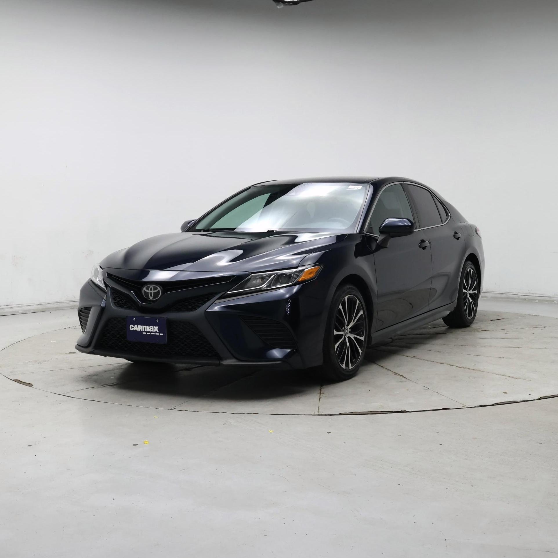 Thumbnail: 2019 Toyota Camry - 4