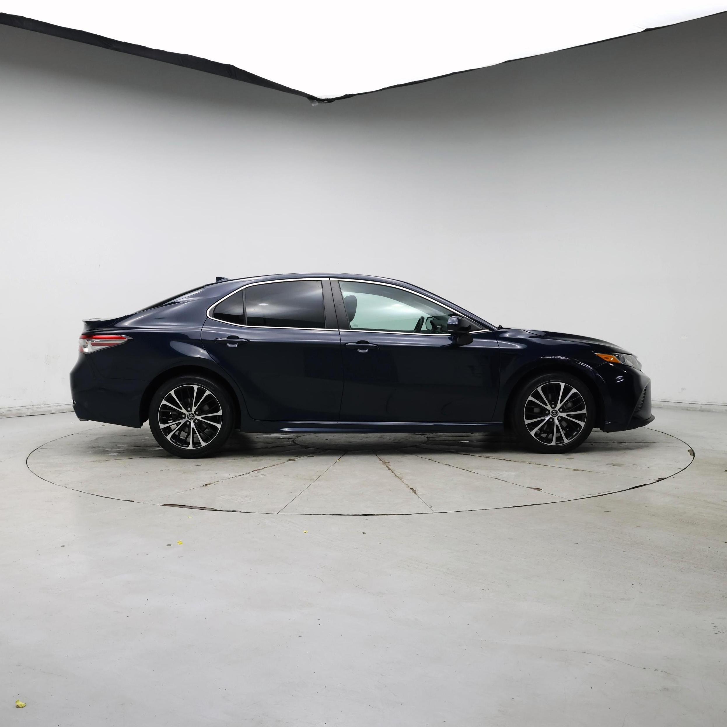 Thumbnail: 2019 Toyota Camry - 7