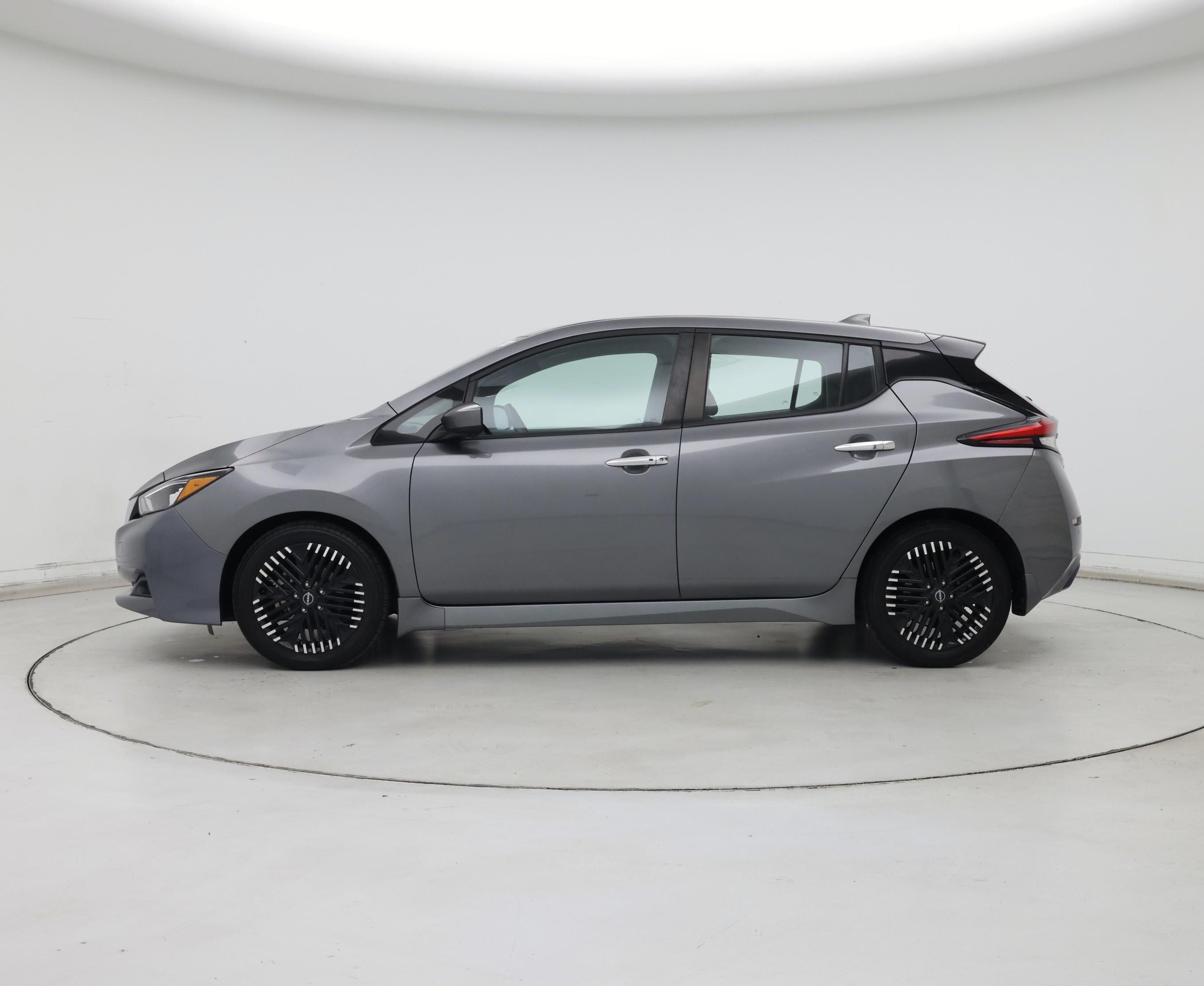 Thumbnail: 2020 Nissan Leaf - 3