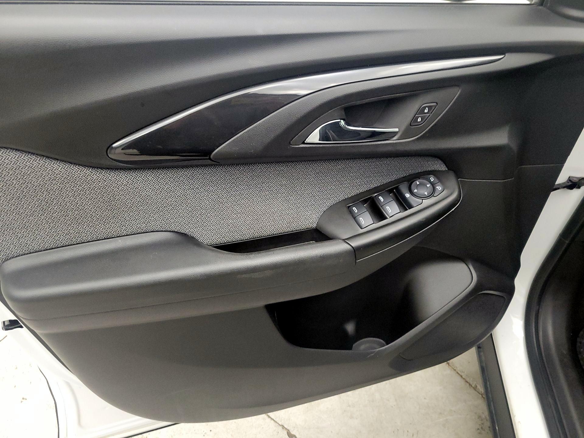 Thumbnail: 2023 Chevrolet TrailBlazer - 12