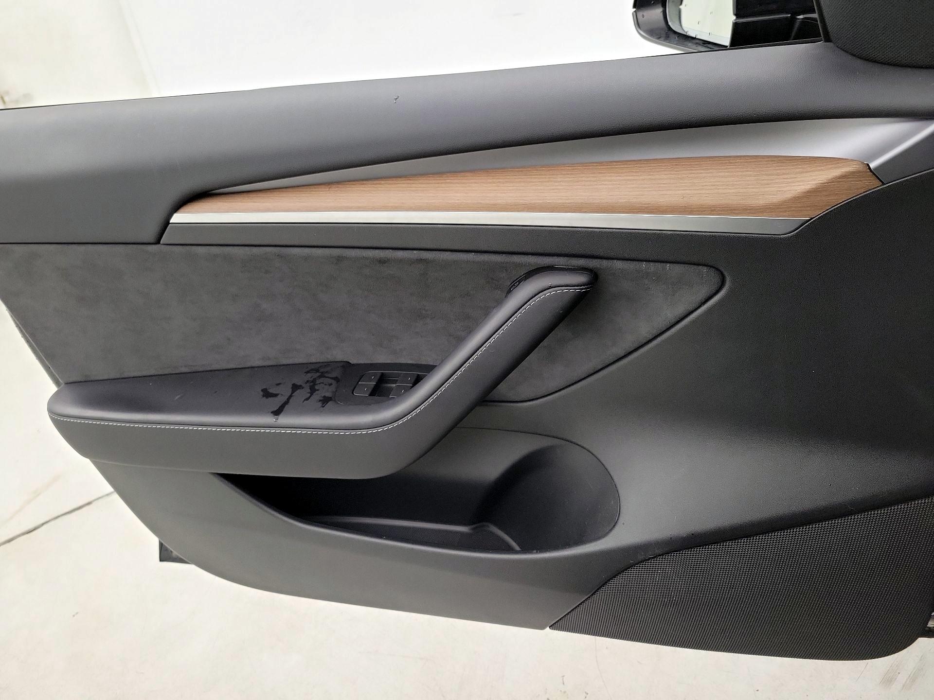 Thumbnail: 2023 Tesla Model 3 - 12