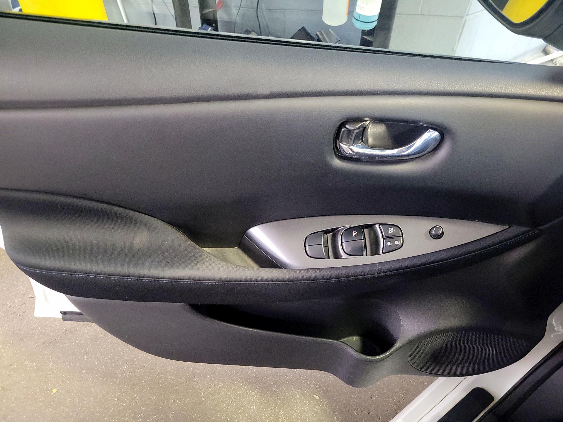 Thumbnail: 2019 Nissan Leaf - 14