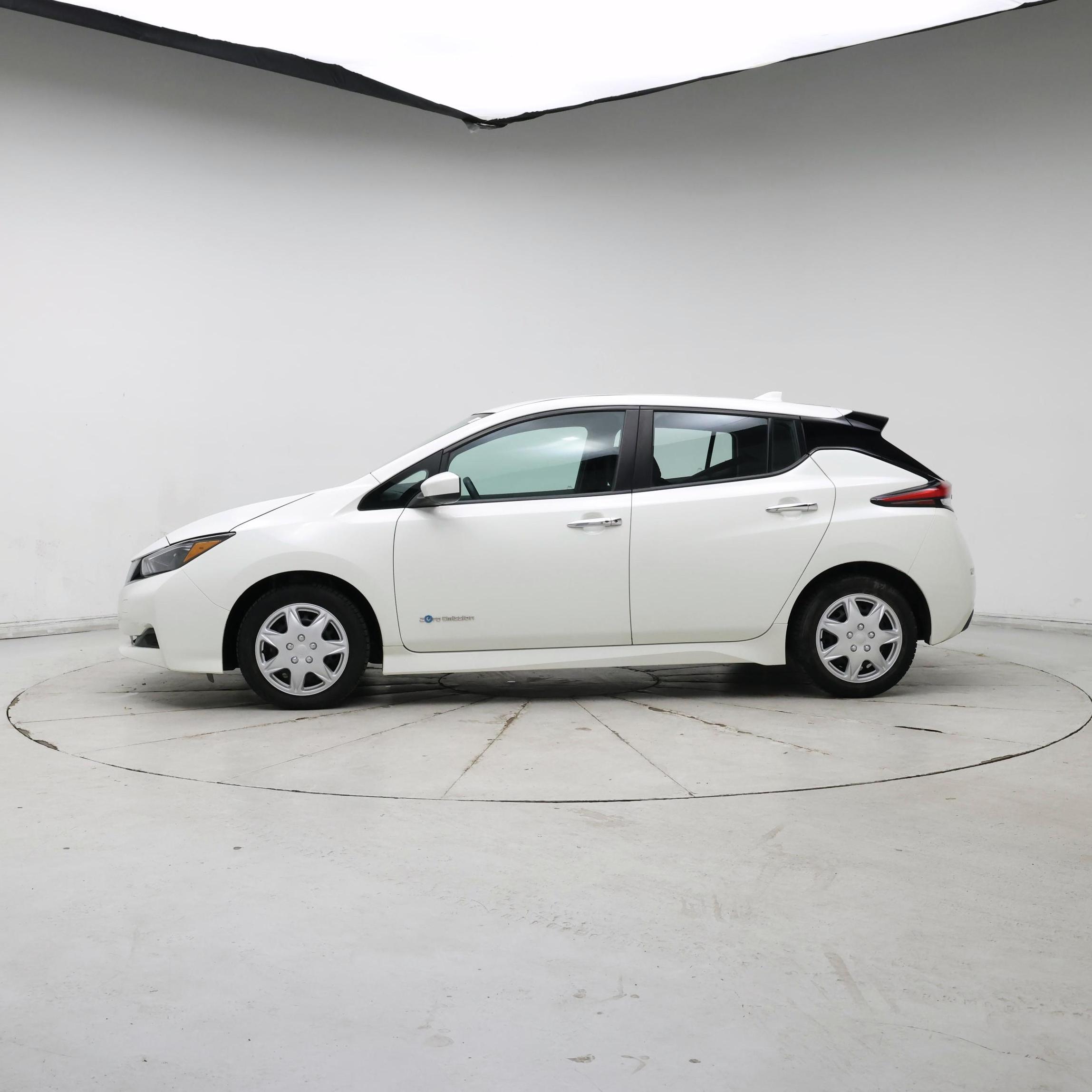 Thumbnail: 2019 Nissan Leaf - 3