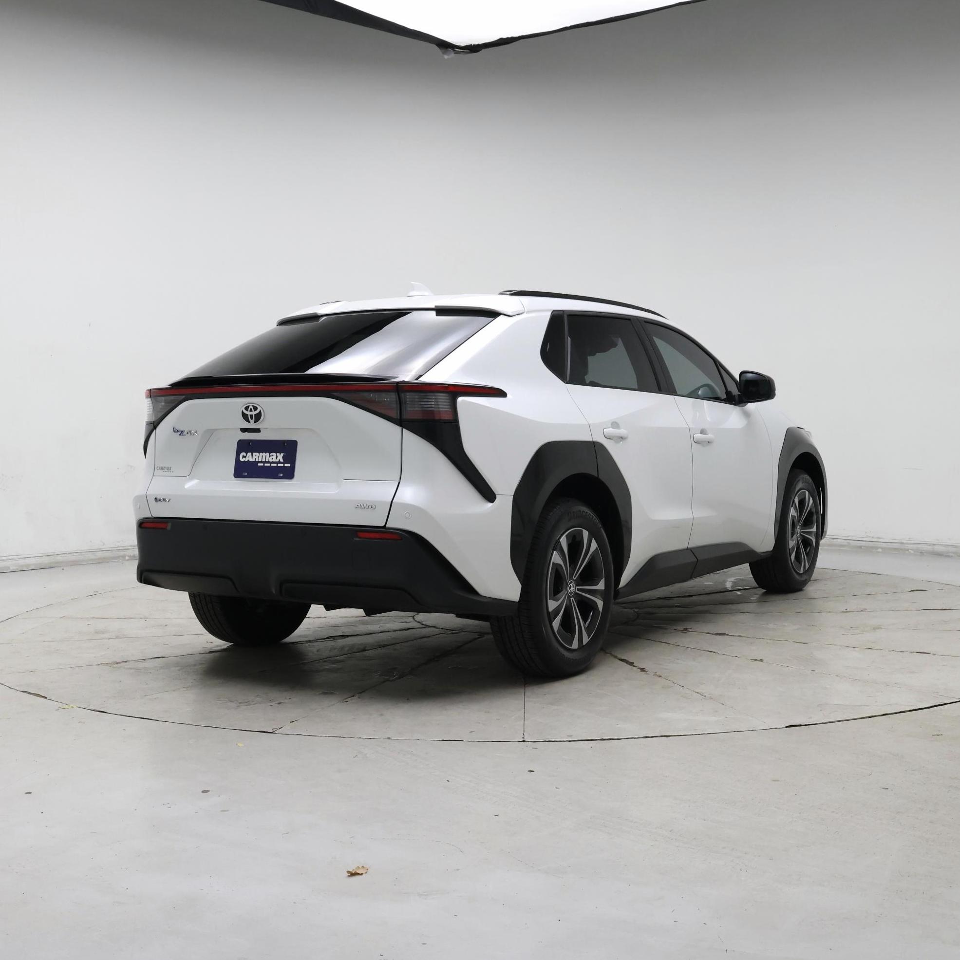 Thumbnail: 2024 Toyota bZ4X - 8
