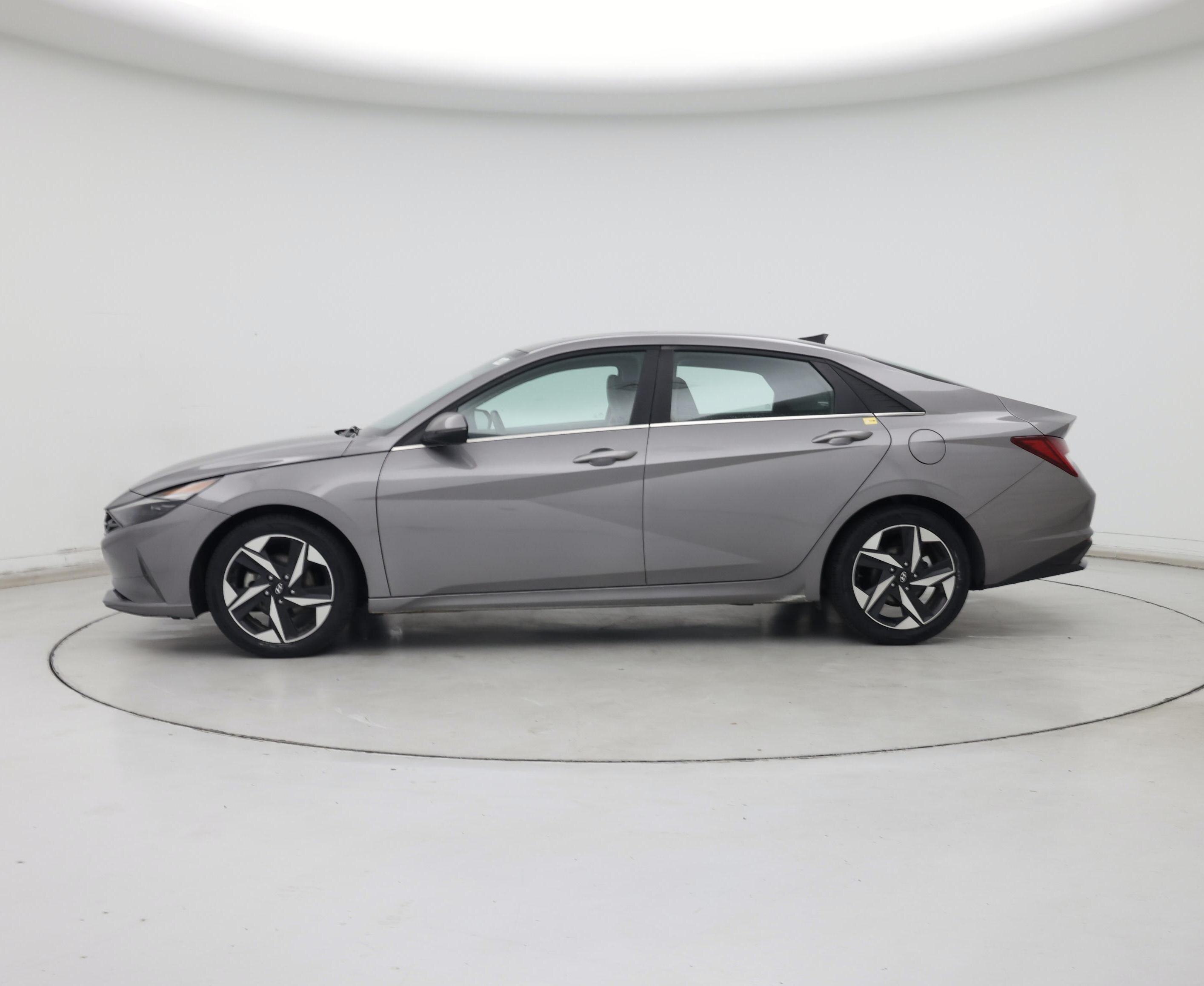 Thumbnail: 2022 Hyundai Elantra - 3