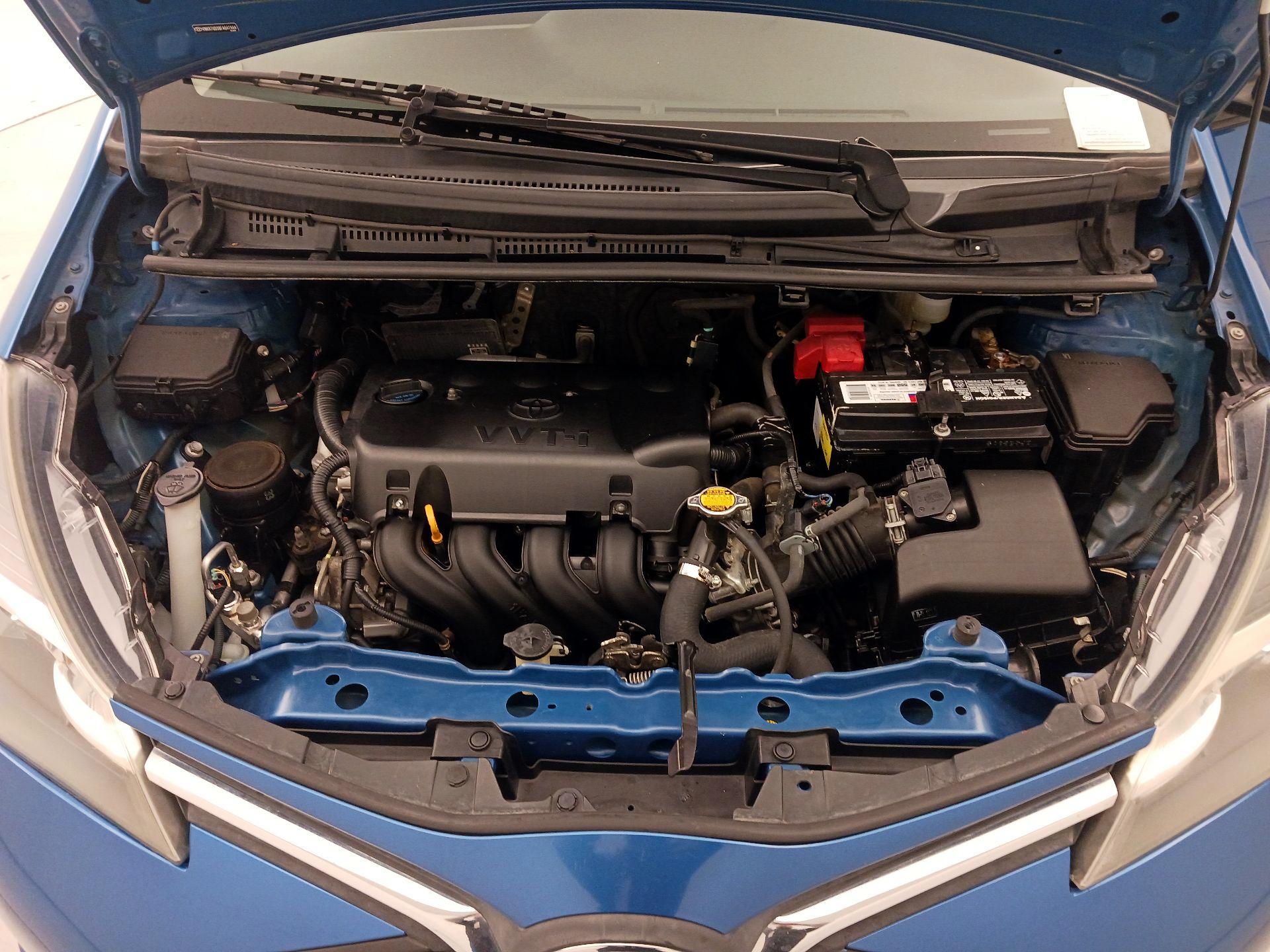 Thumbnail: 2015 Toyota Yaris - 19