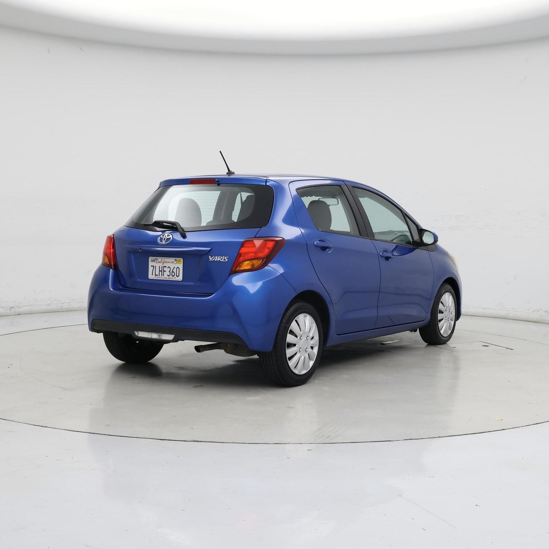Thumbnail: 2015 Toyota Yaris - 8