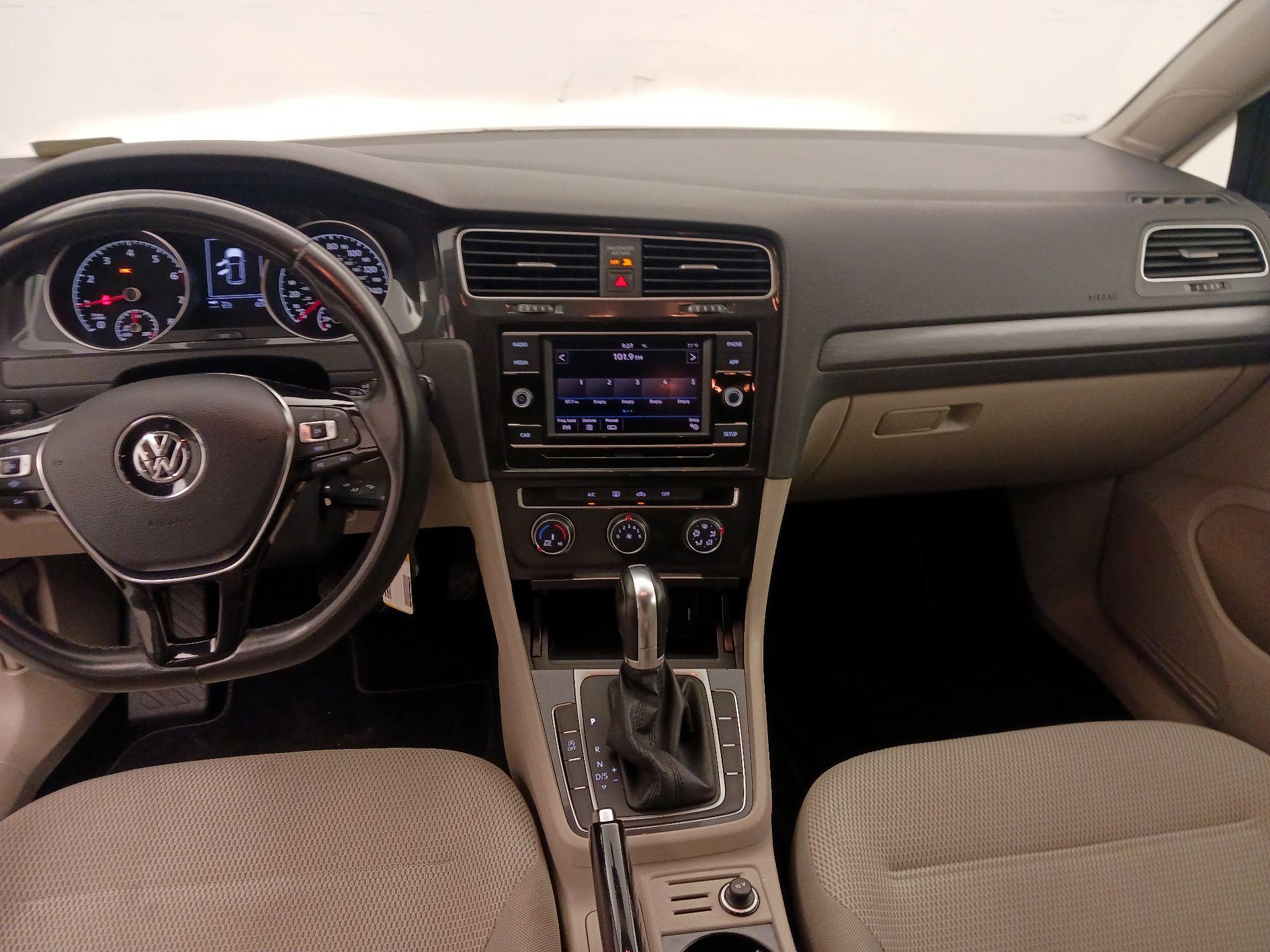 Thumbnail: 2019 Volkswagen Golf - 9