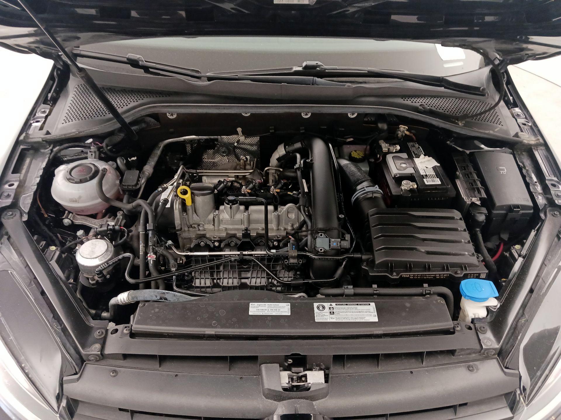 Thumbnail: 2019 Volkswagen Golf - 20