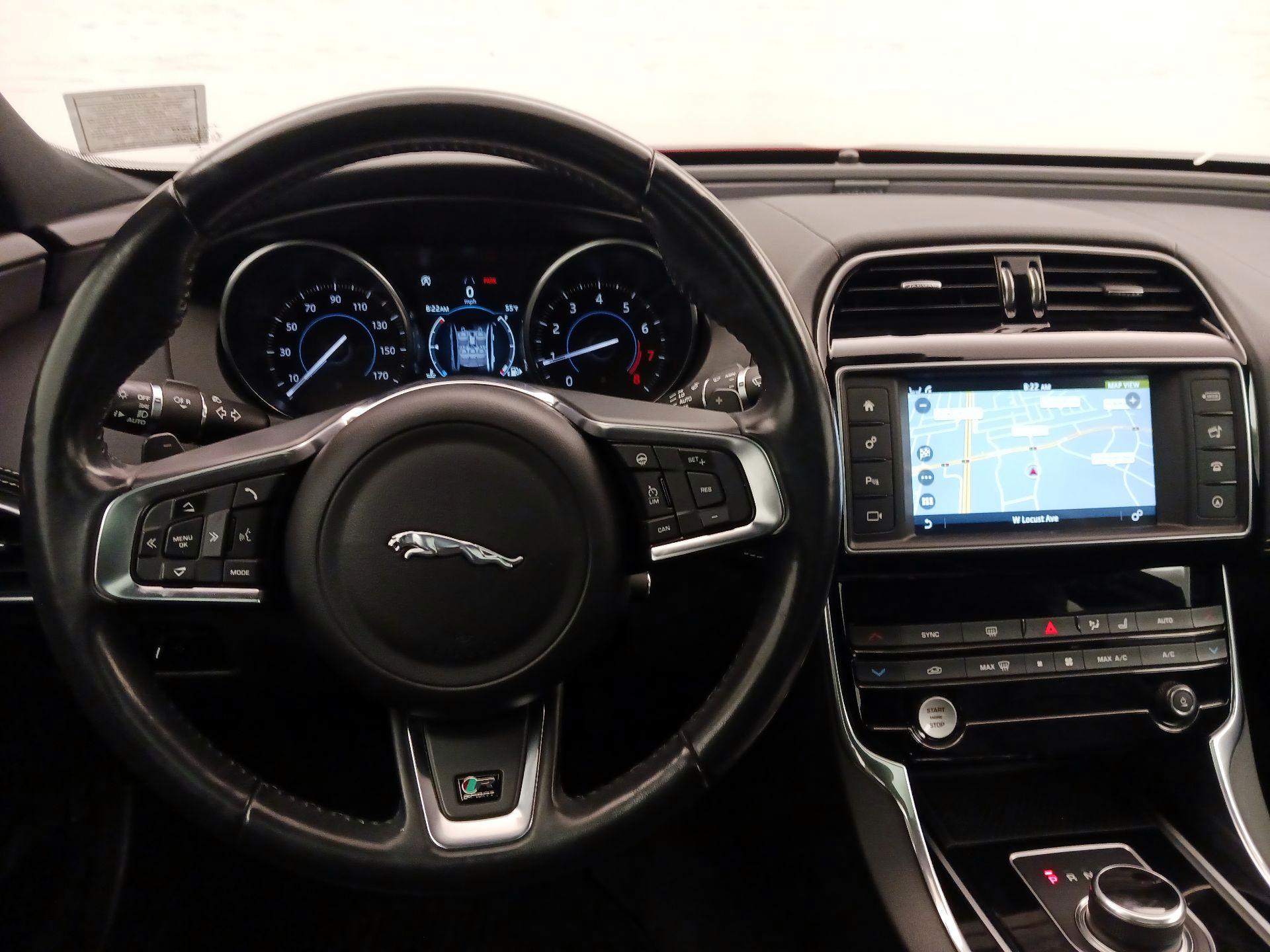 Thumbnail: 2018 Jaguar XE - 10