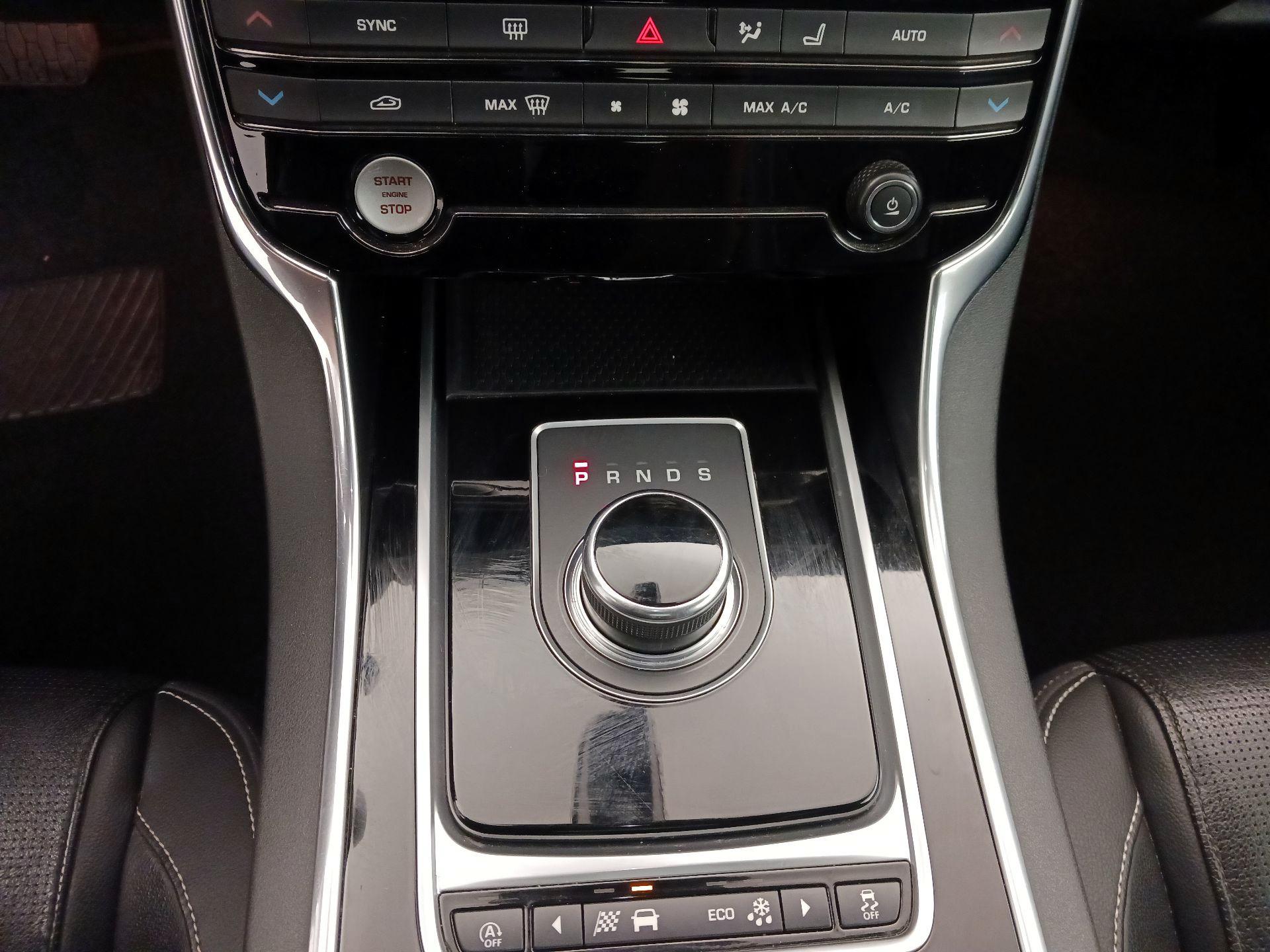Thumbnail: 2018 Jaguar XE - 18