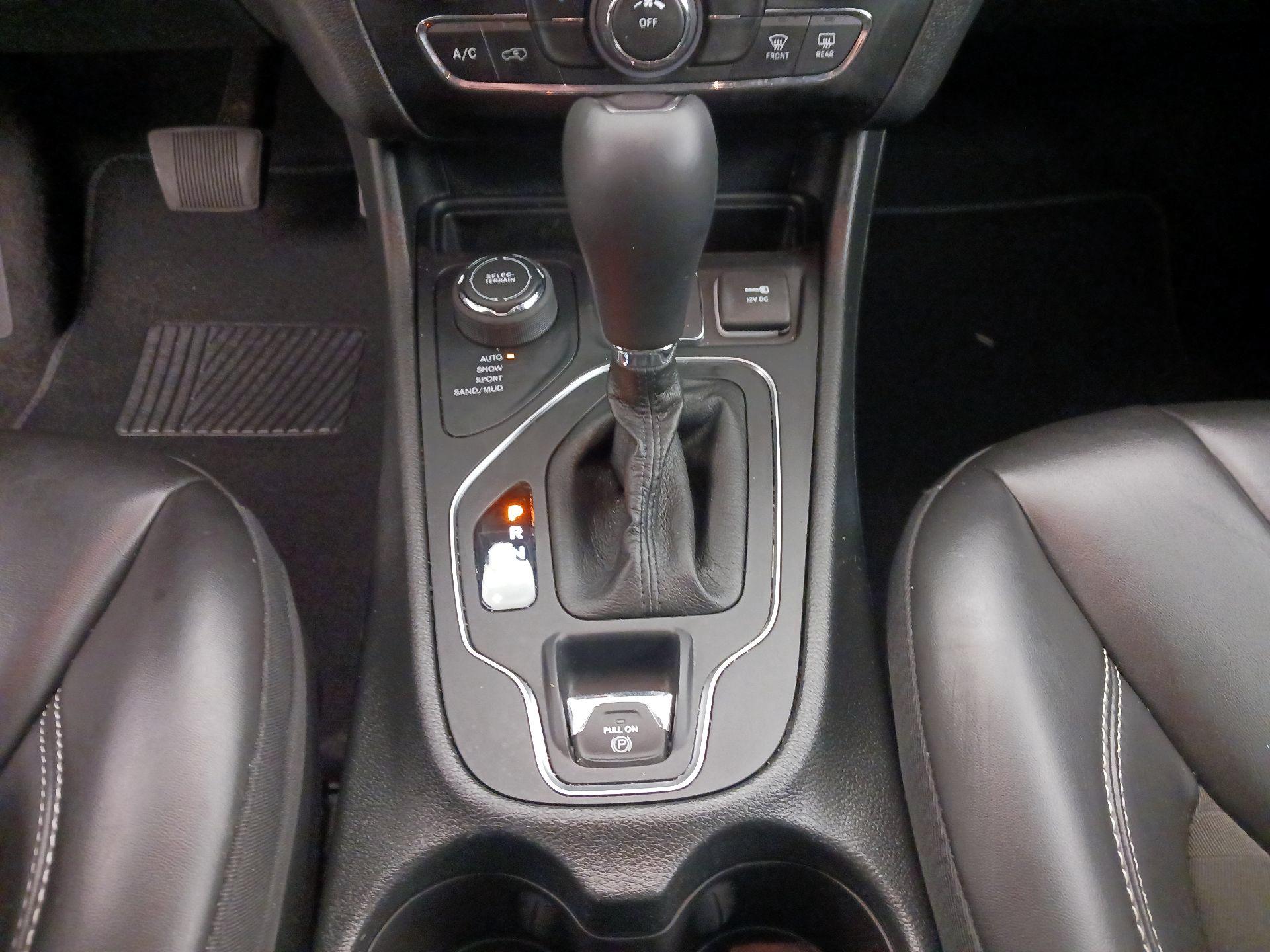 Thumbnail: 2022 Jeep Cherokee - 17