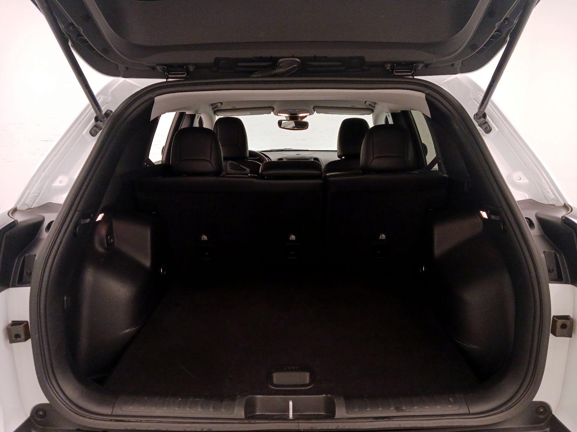 Thumbnail: 2022 Jeep Cherokee - 20