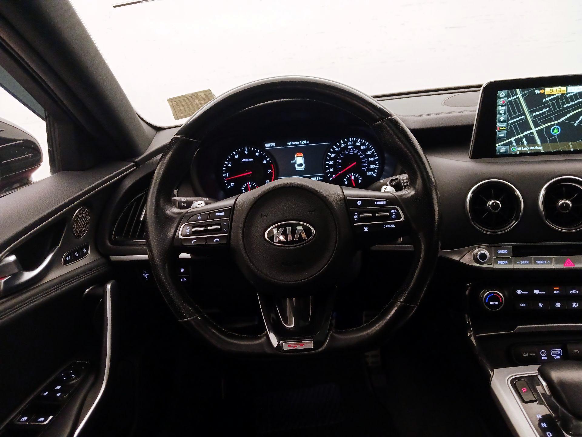 Thumbnail: 2018 Kia Stinger - 10
