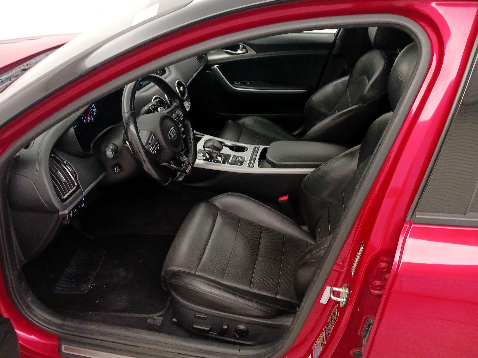 Thumbnail: 2018 Kia Stinger - 11