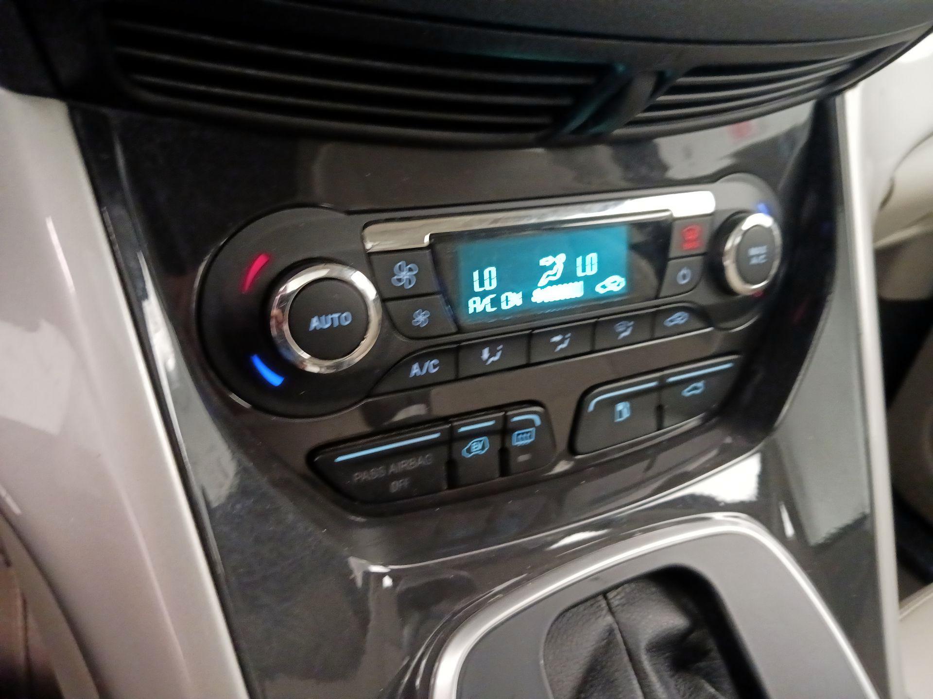 Thumbnail: 2014 Ford C-Max - 16